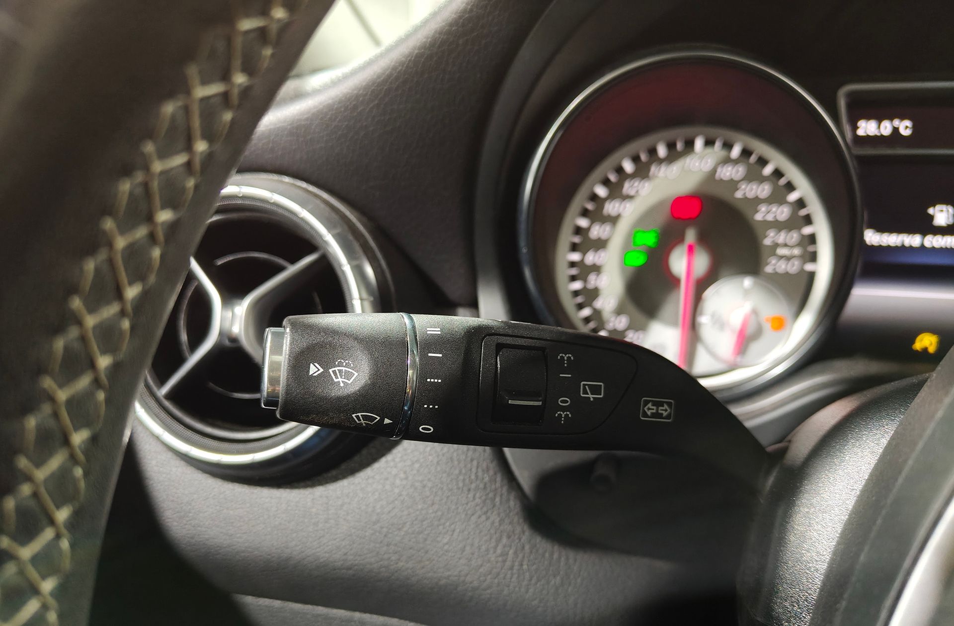 Mercedes-Benz CLA 200 d - foto 23