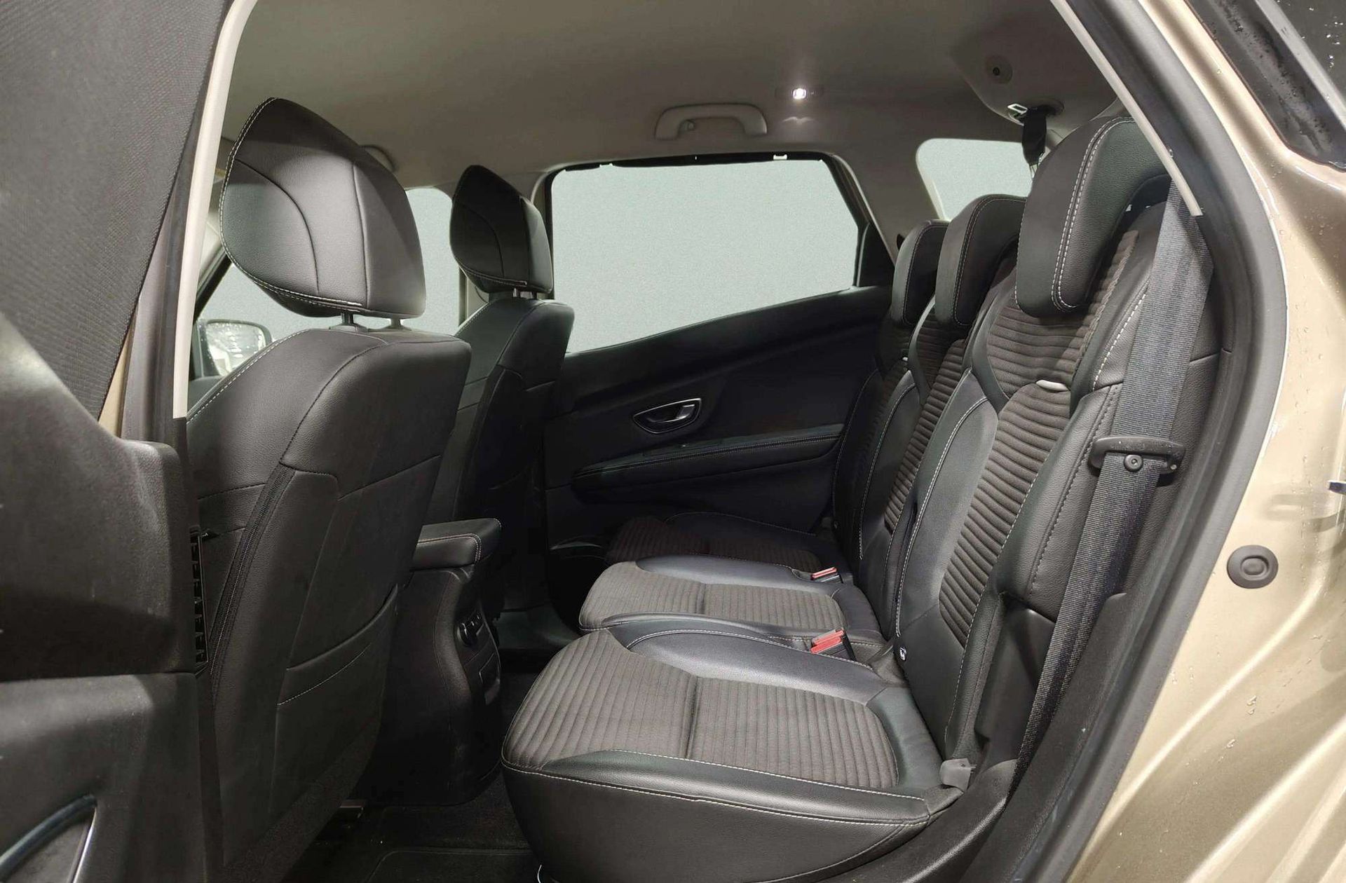 Renault Scénic Zen TCe GPF EDC - foto 13