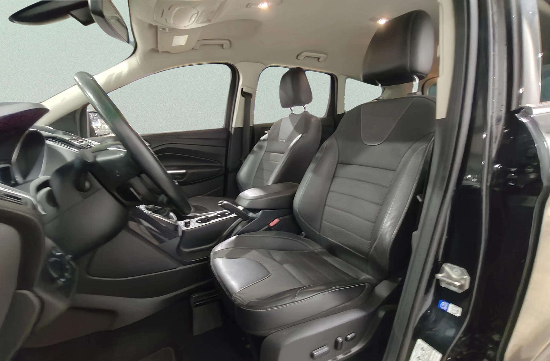 Ford Kuga 2.0 TDCi Titanium 4x2 - foto 8