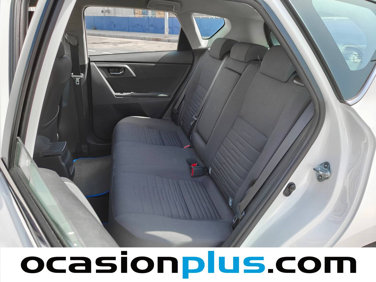 Foto asientos traseros Toyota Auris Toyota Auris 140H Hybrid Active (136 CV)