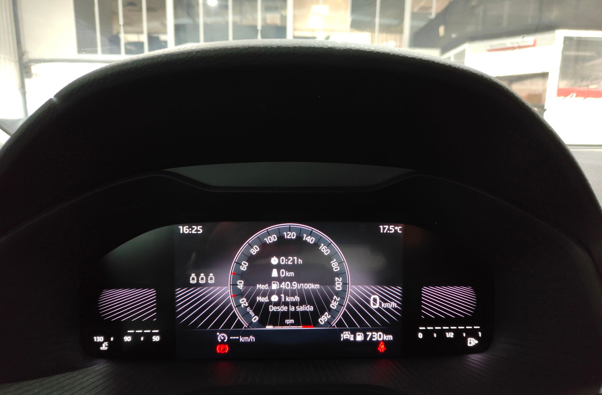 Škoda Karoq 2.0 TDI Selection - foto 23