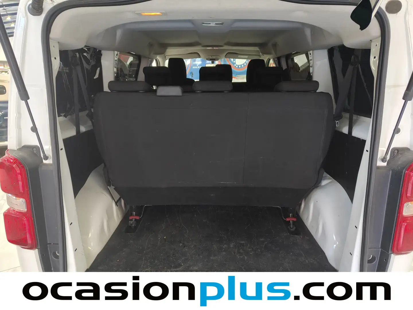 Foto Peugeot Expert Peugeot Expert BlueHDi 120 S&S Standard (120 CV) 9 Plazas