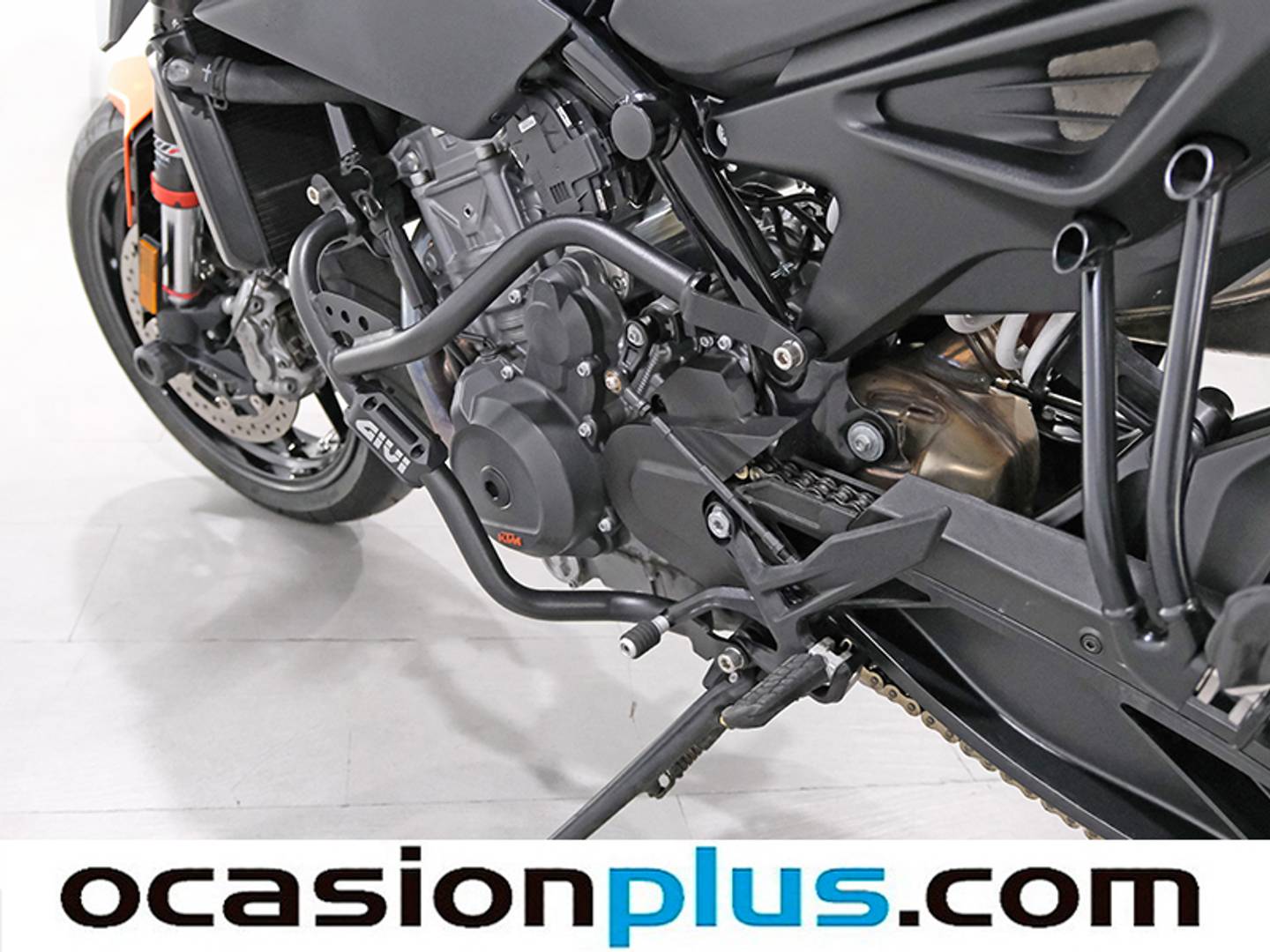 Foto KTM 890 DUKE L KTM 890 DUKE L 70 Kw (95 Cv)