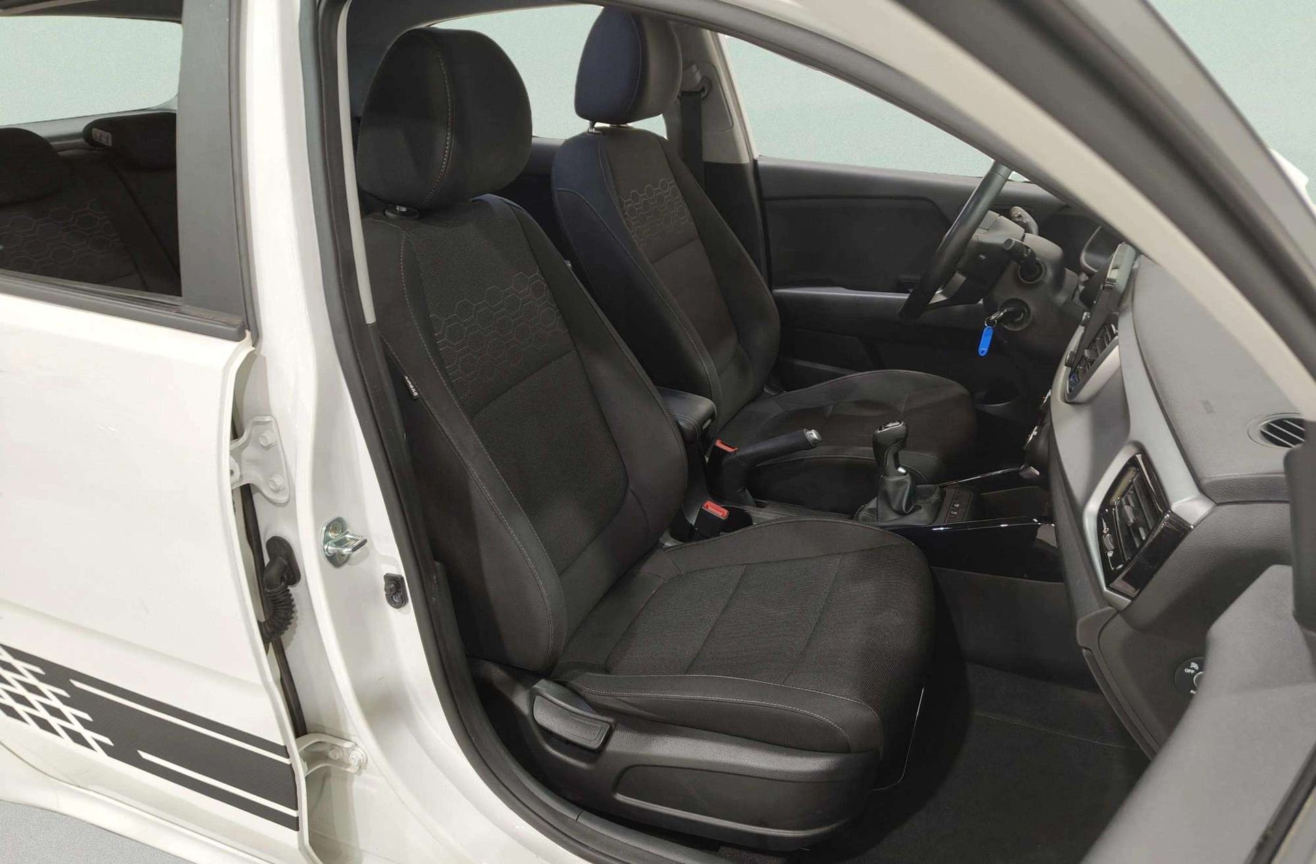 Kia Rio 1.0 T-GDi Drive - foto 17