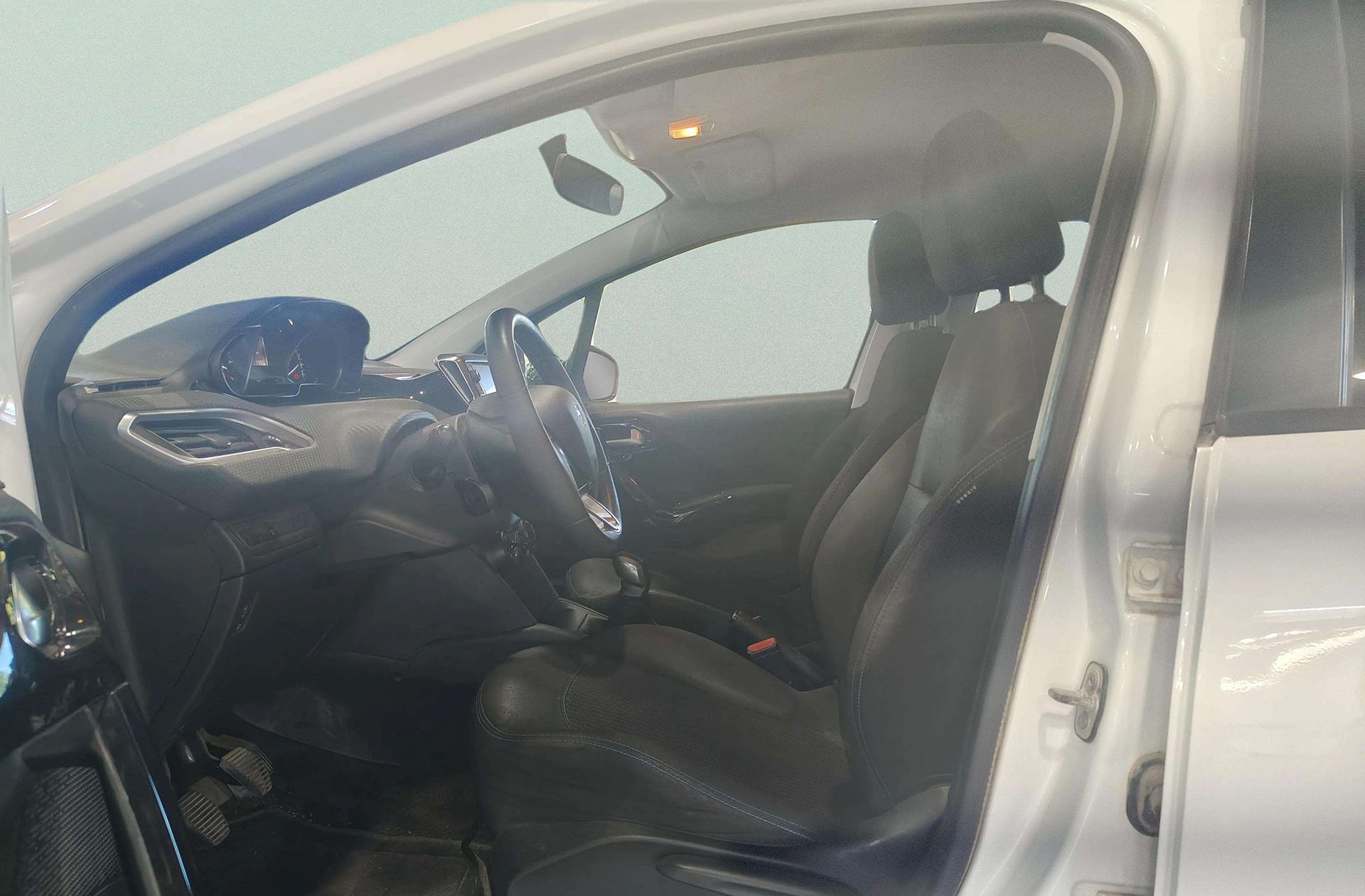 Peugeot 208 1.2 PureTech Style - foto 9