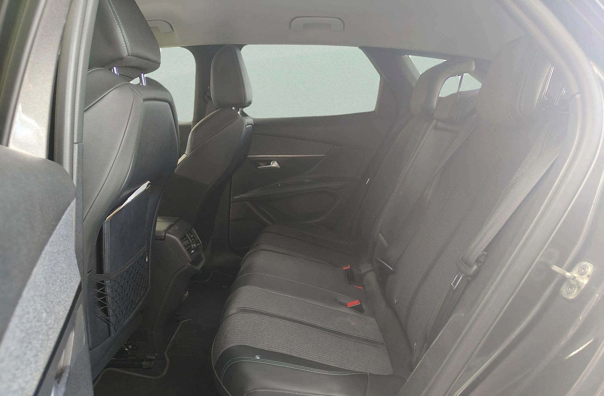 Peugeot 3008 BlueHDi 130 Allure Pack EAT8 - foto 12