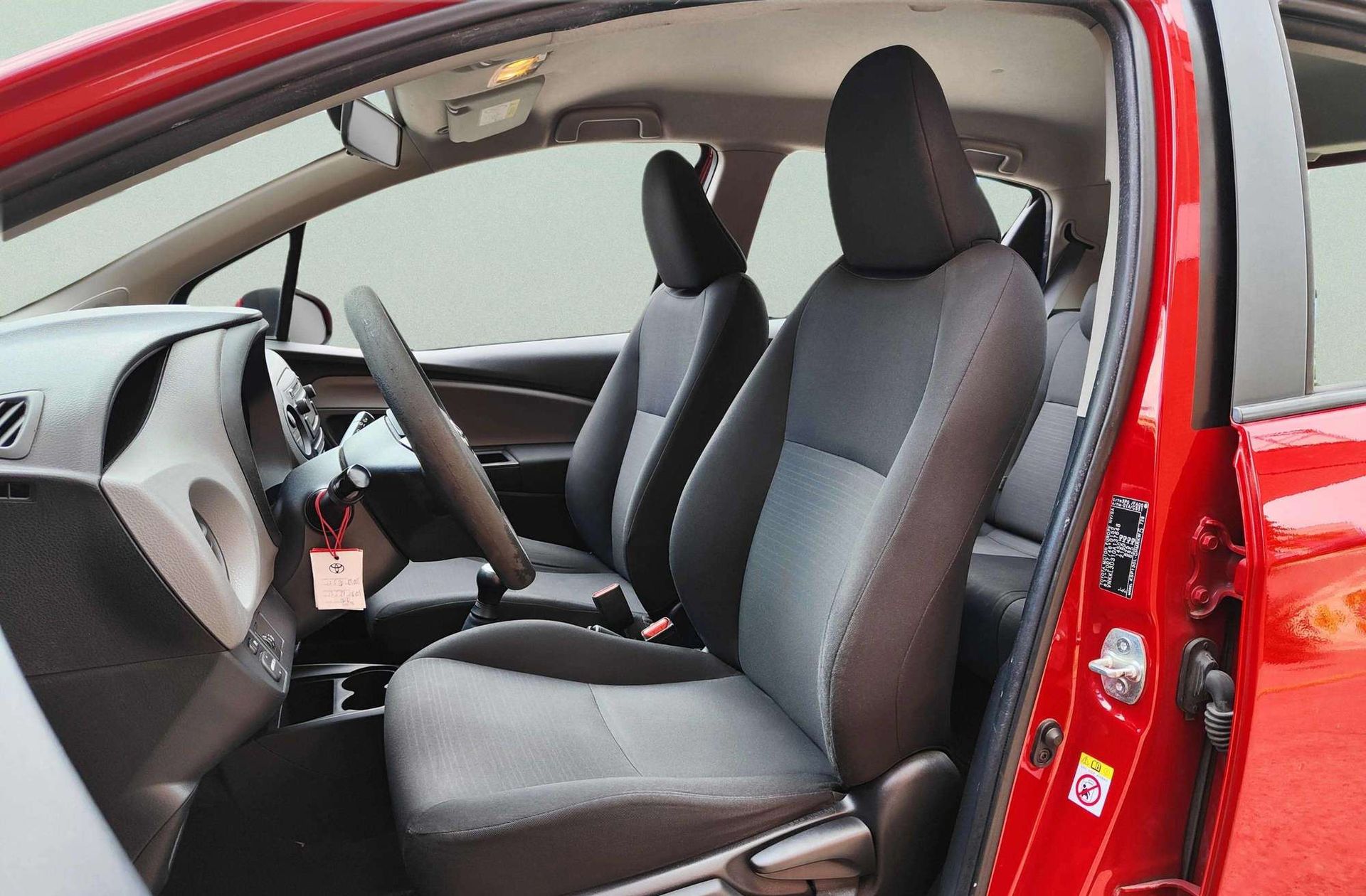 Toyota Yaris 70 Active - foto 8