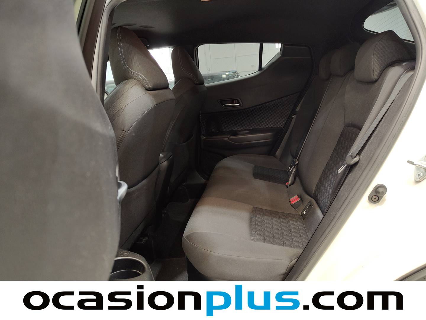Foto asientos traseros Toyota C-HR Toyota C-HR 1.8 125H Advance (122 CV)