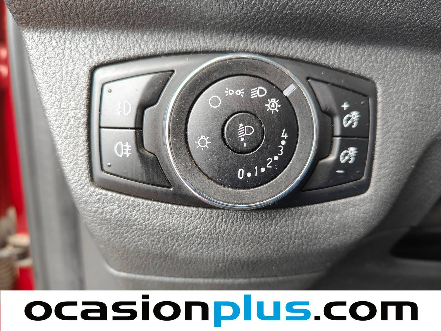 Equipamiento del Ford Tourneo Courier Ford Tourneo Courier 1.6 TDCi Titanium (95 CV)