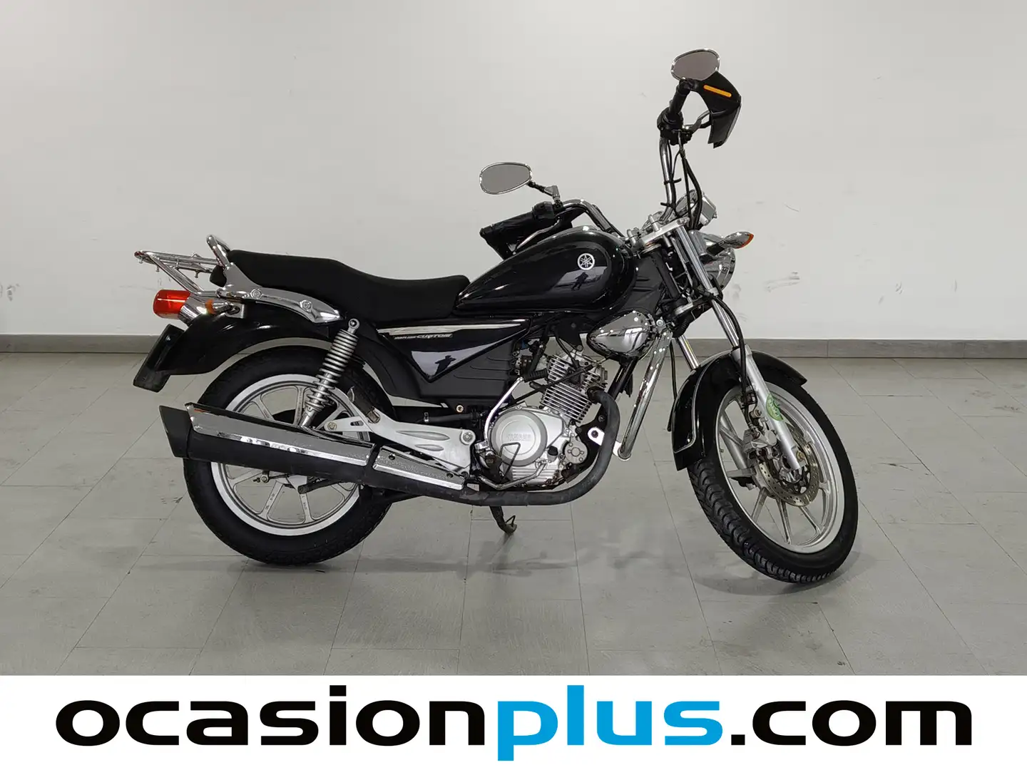 Foto Yamaha YB 125 Yamaha YB 125 (11 CV)