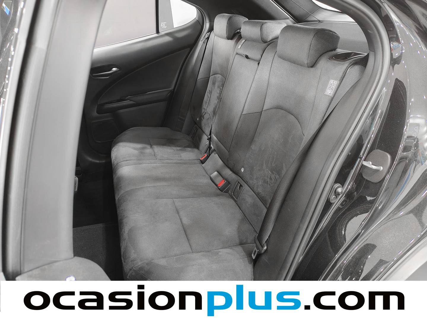Foto asientos traseros Lexus UX Lexus UX 250h Business City (184 CV)