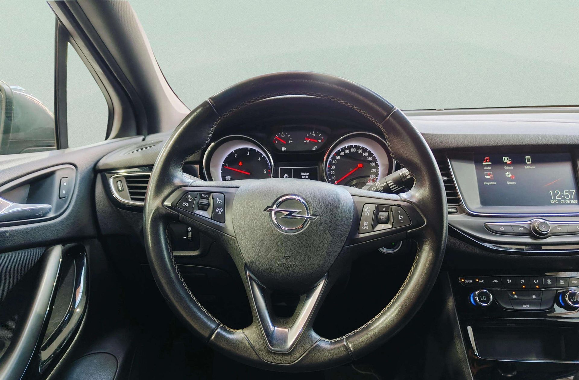 Opel Astra 1.6 CDTi Dynamic - foto 17