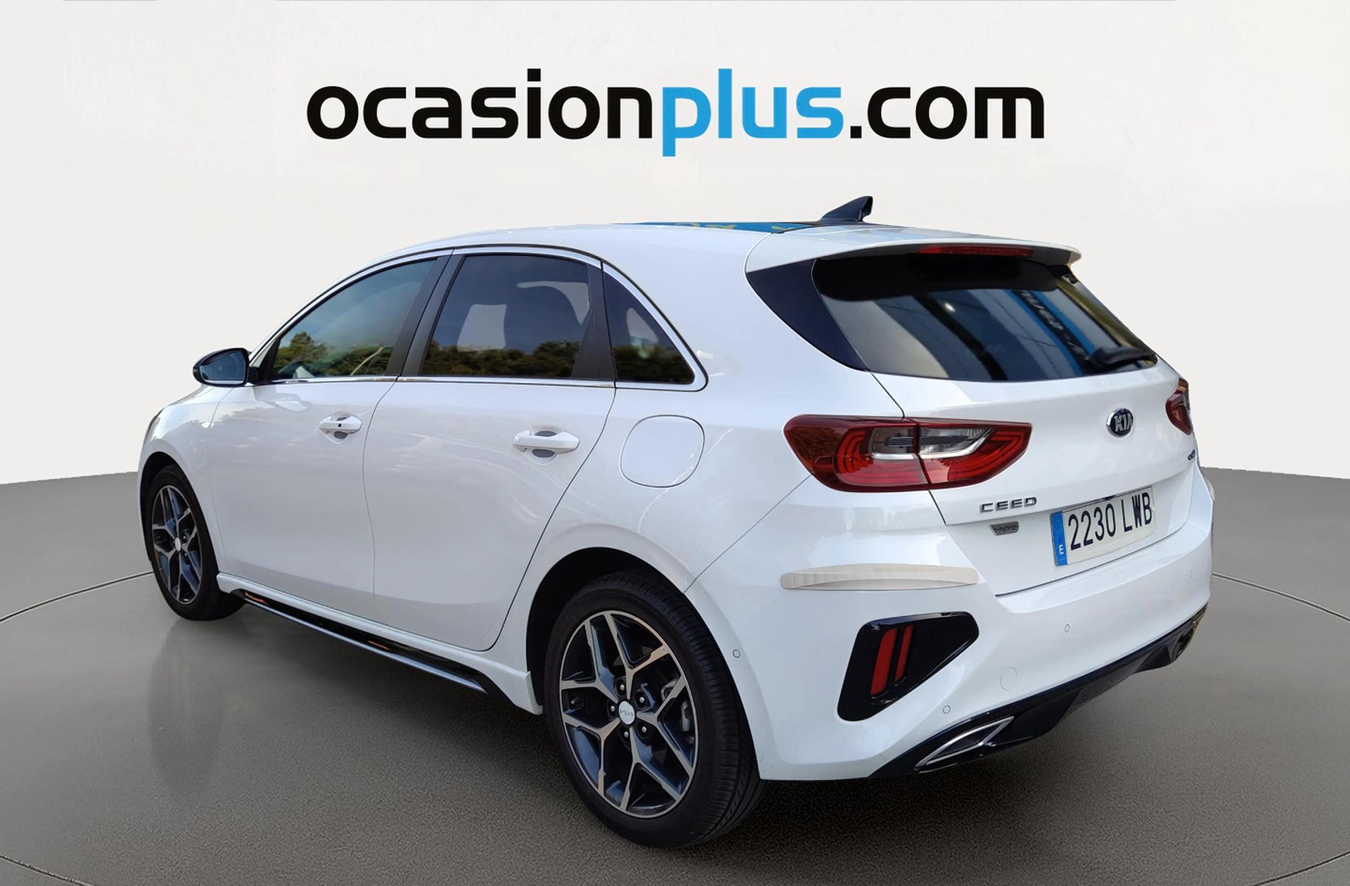 Kia Ceed 1.6 MHEV GT Line DCT - foto 3