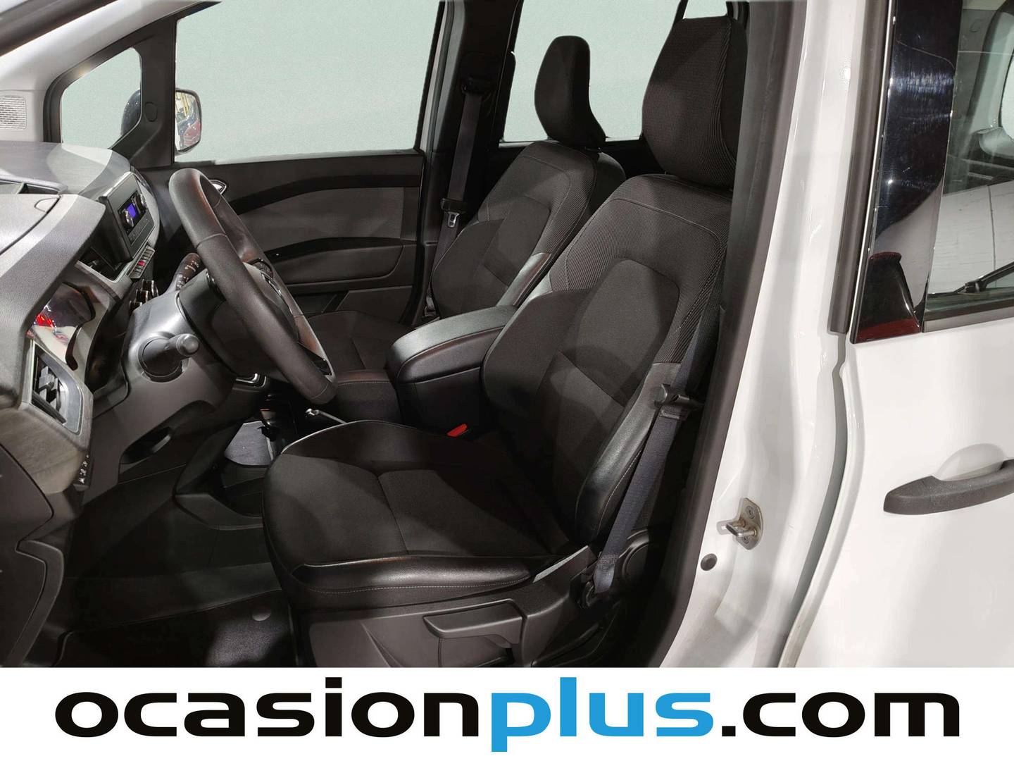 Foto asientos delanteros Renault Kangoo Combi Renault Kangoo Combi Life Edition One 1.5 Blue dCi (75 CV)