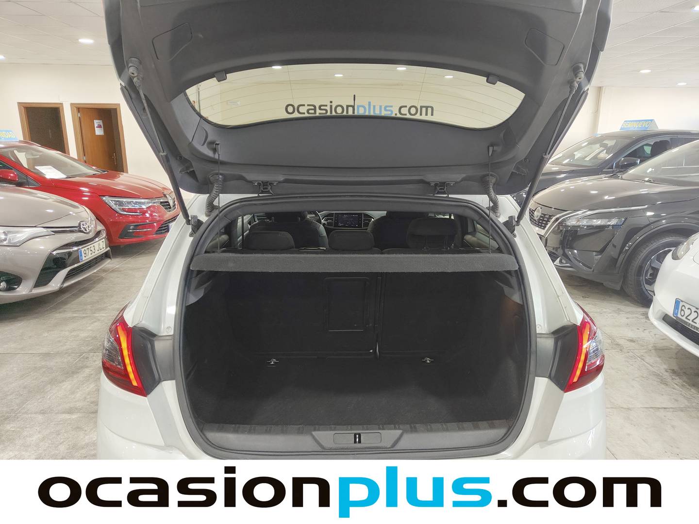 Fotos maletero Peugeot 308 Peugeot 308 BlueHDi 150 GT Line (150 CV)