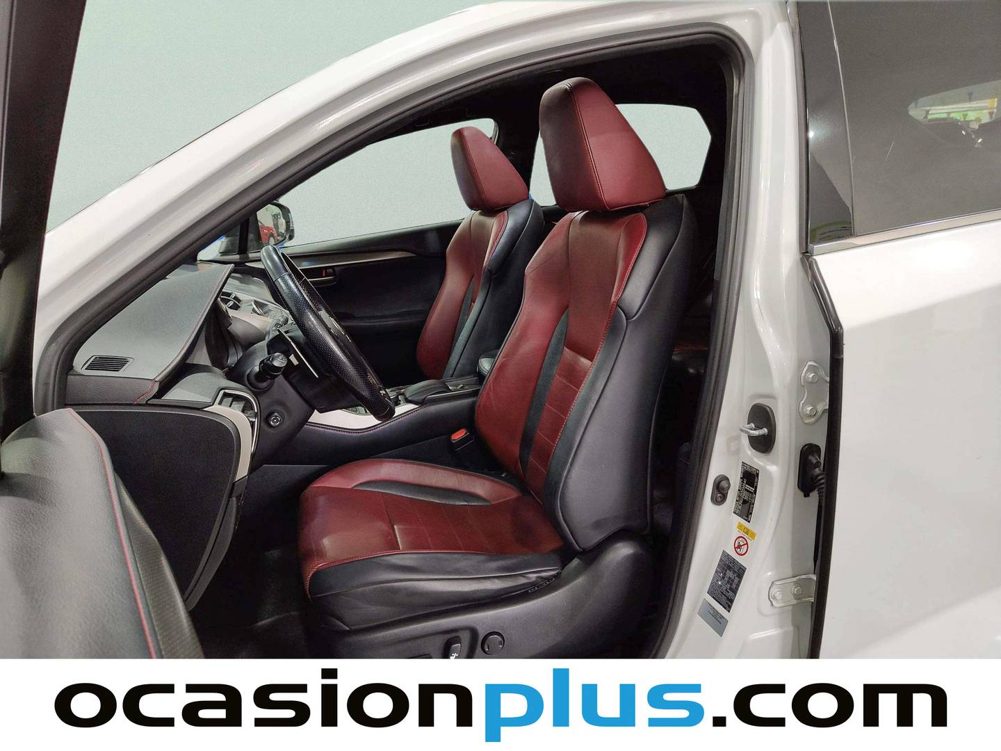 Foto asientos delanteros Lexus NX Lexus NX 300h F Sport 4WD + Navibox (197 CV)