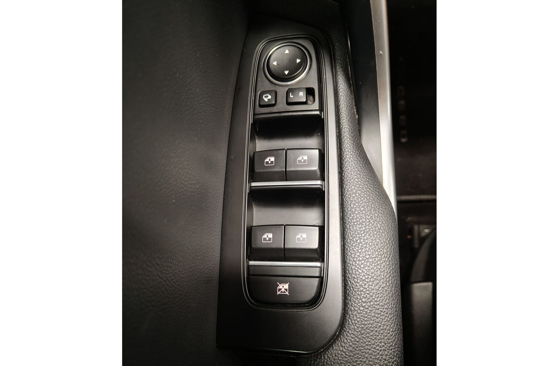 Kia XCeed 1.5 MHEV iMT Tech - foto 36