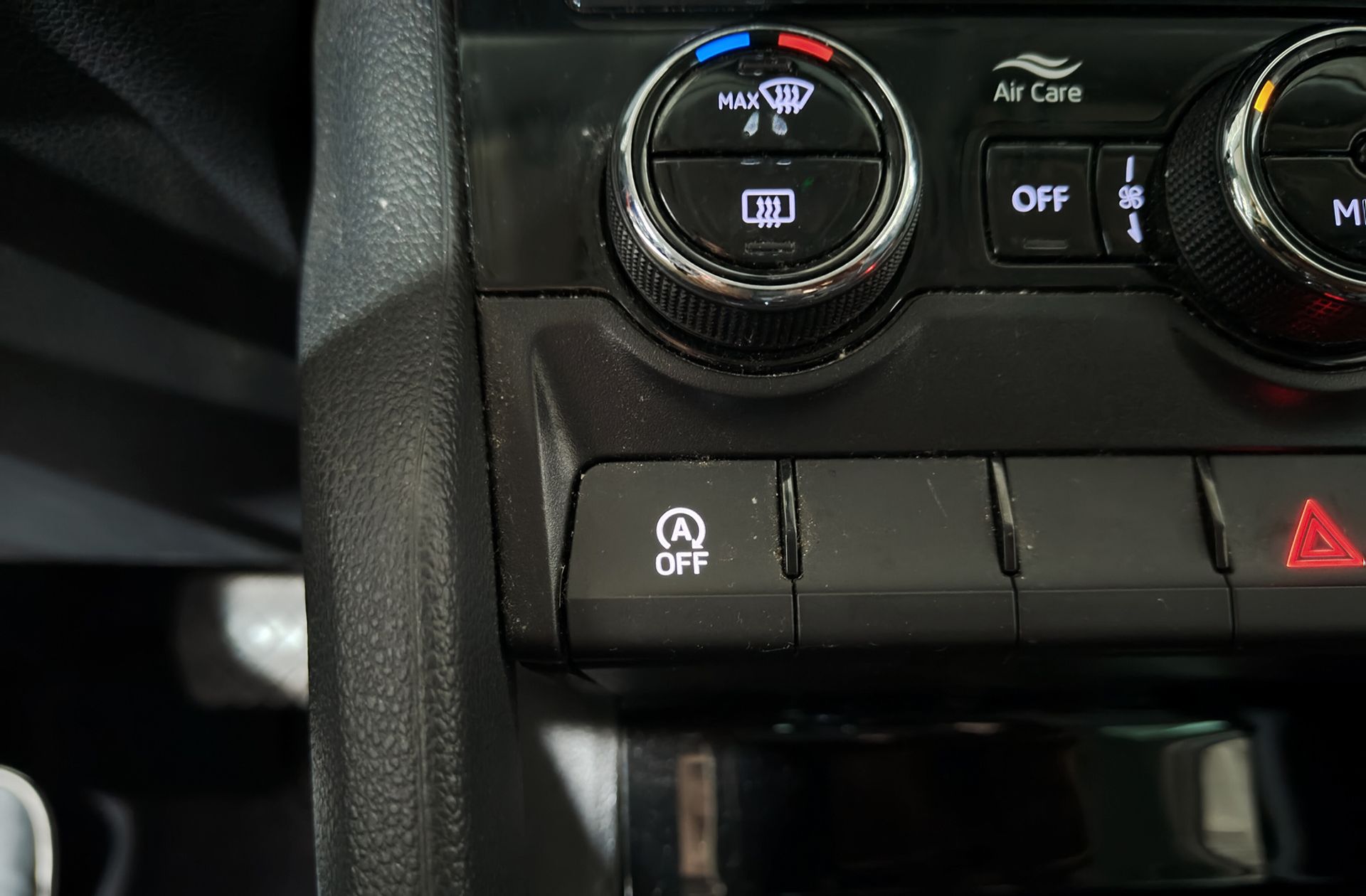 Škoda Karoq 1.0 TSI Ambition DSG - foto 30