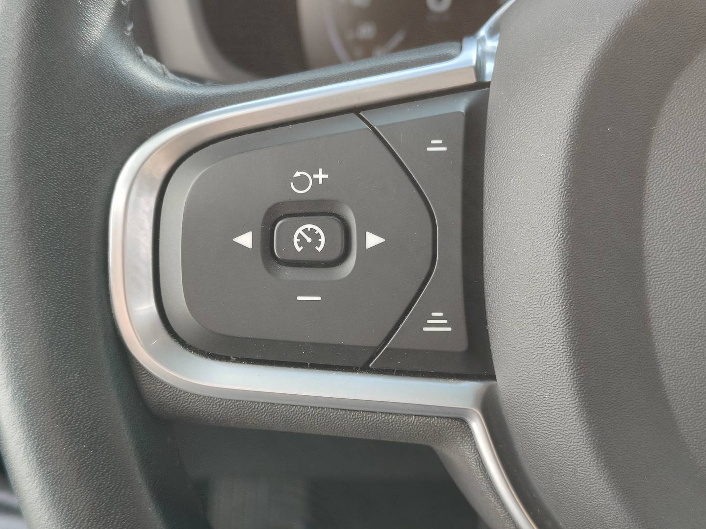 Foto Volvo V60 Volvo V60 D4 Momentum Auto (190 CV)