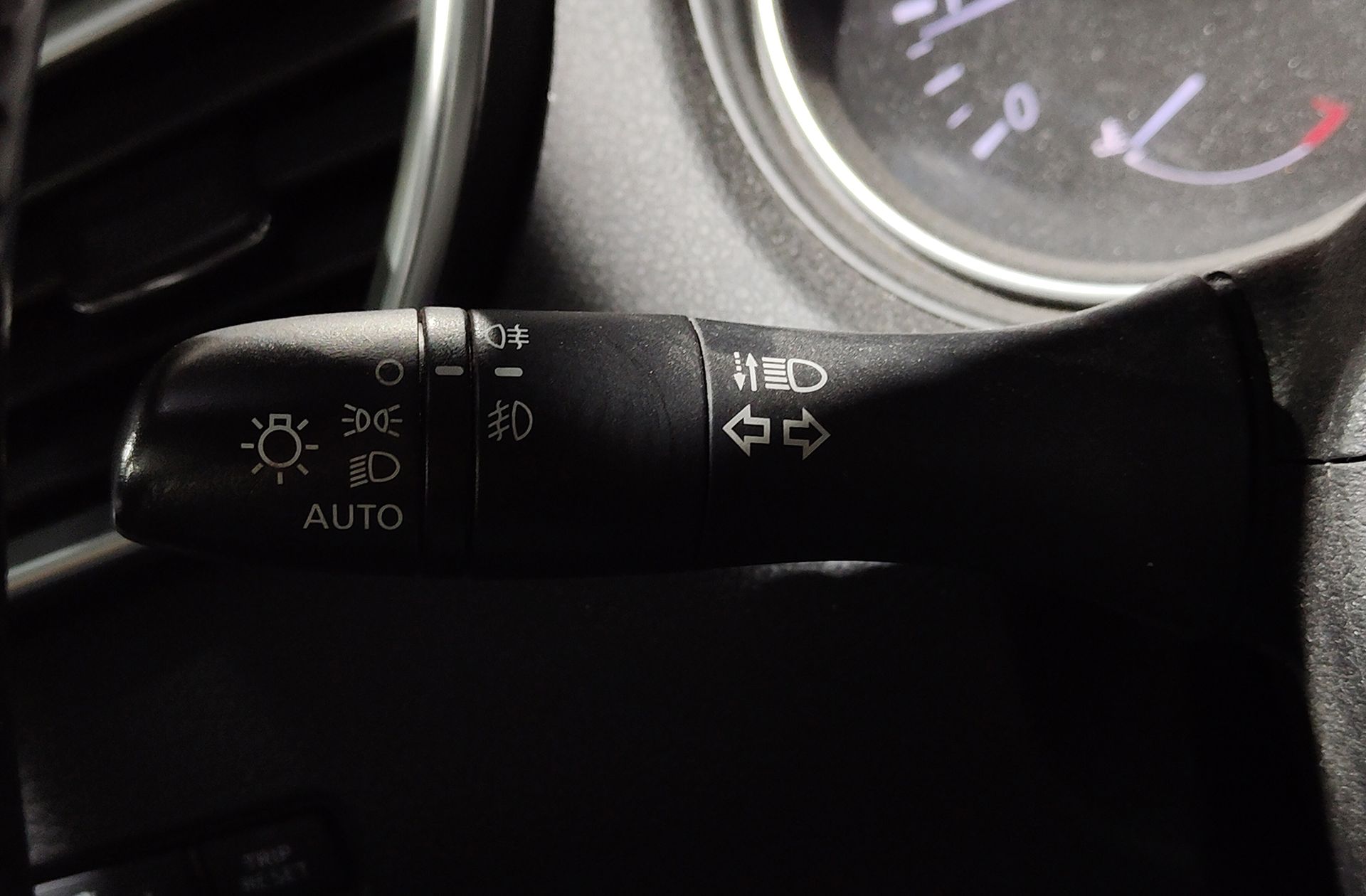 Nissan Qashqai DIG-T 115 N-Connecta - foto 23