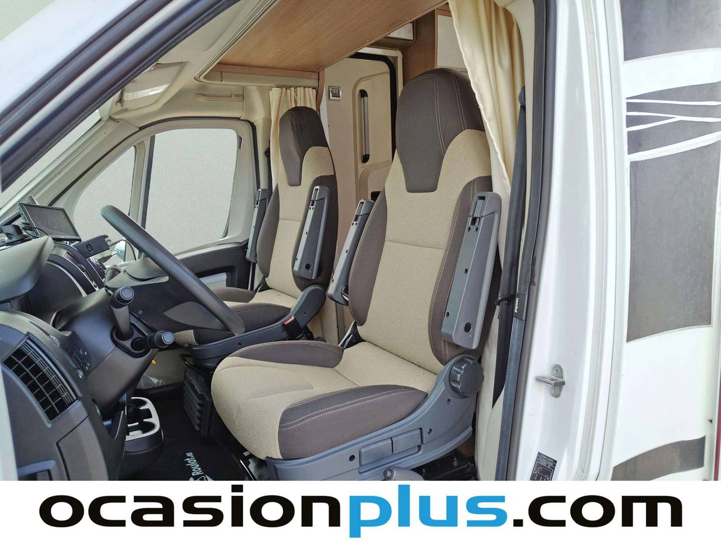 Foto asientos delanteros Capron A70 Capron A70 S-light (148CV) 6 Plazas