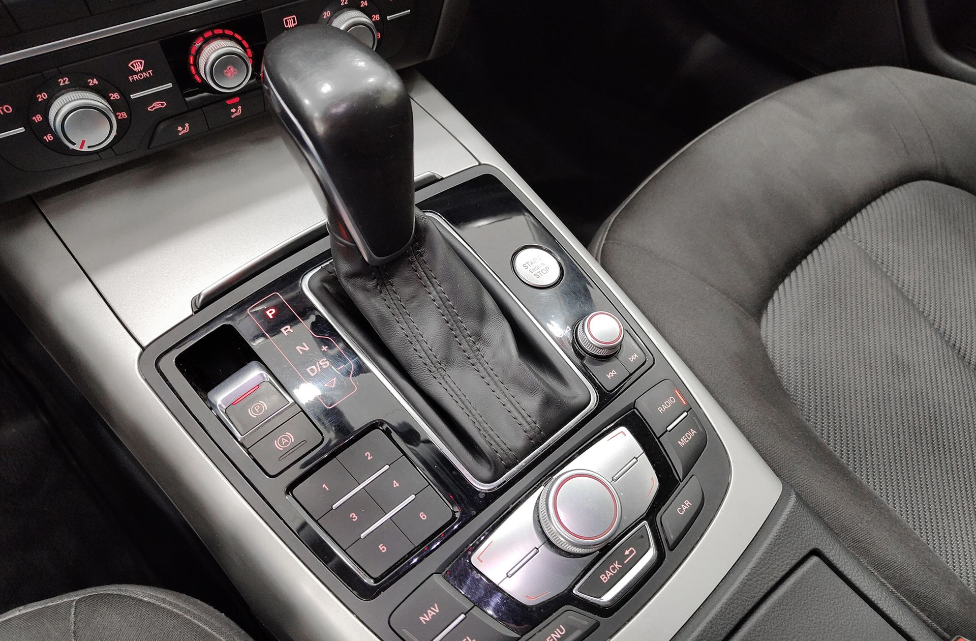 Audi A6 Avant 3.0 TDI quattro S tronic - foto 5