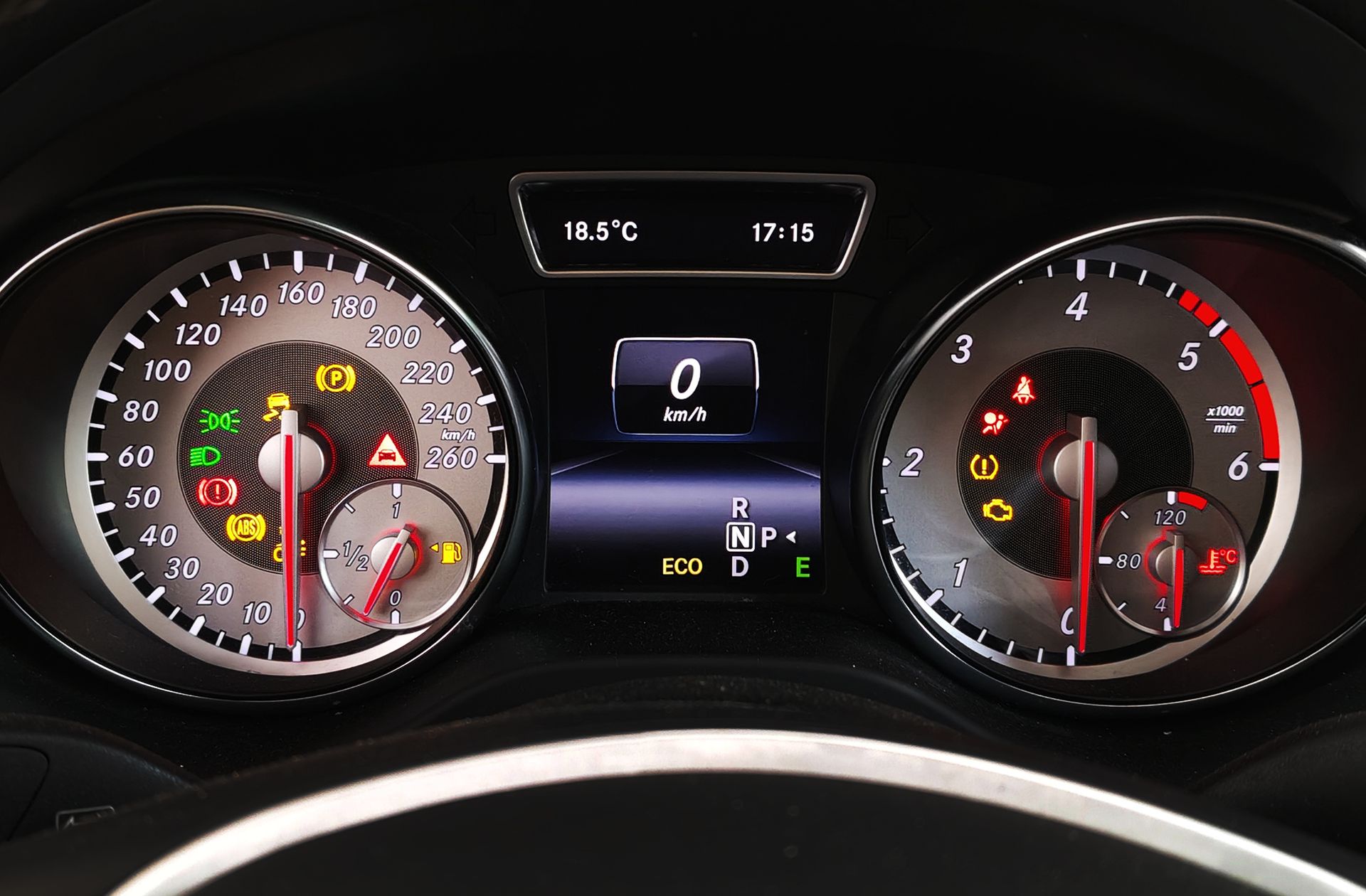 Mercedes-Benz GLA 220 CDI Urban 4Matic - foto 25