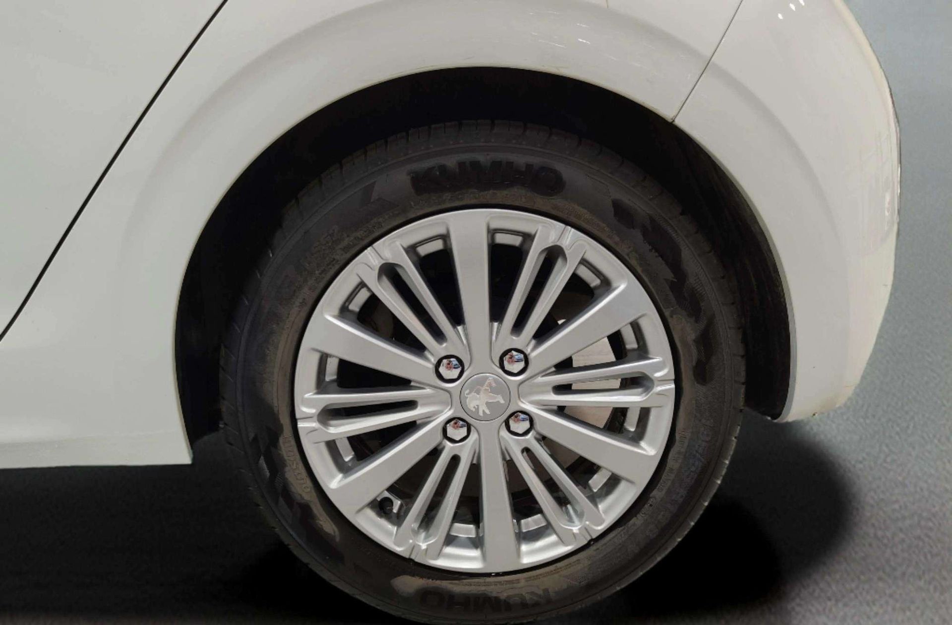 Peugeot 208 PureTech 82 Style - foto 36