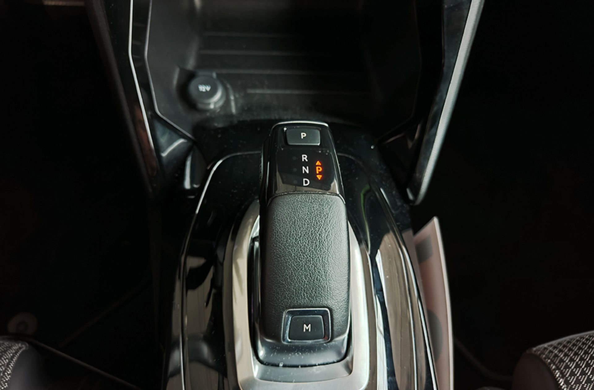 Peugeot 2008 BlueHDi 130 GT EAT8 - foto 6