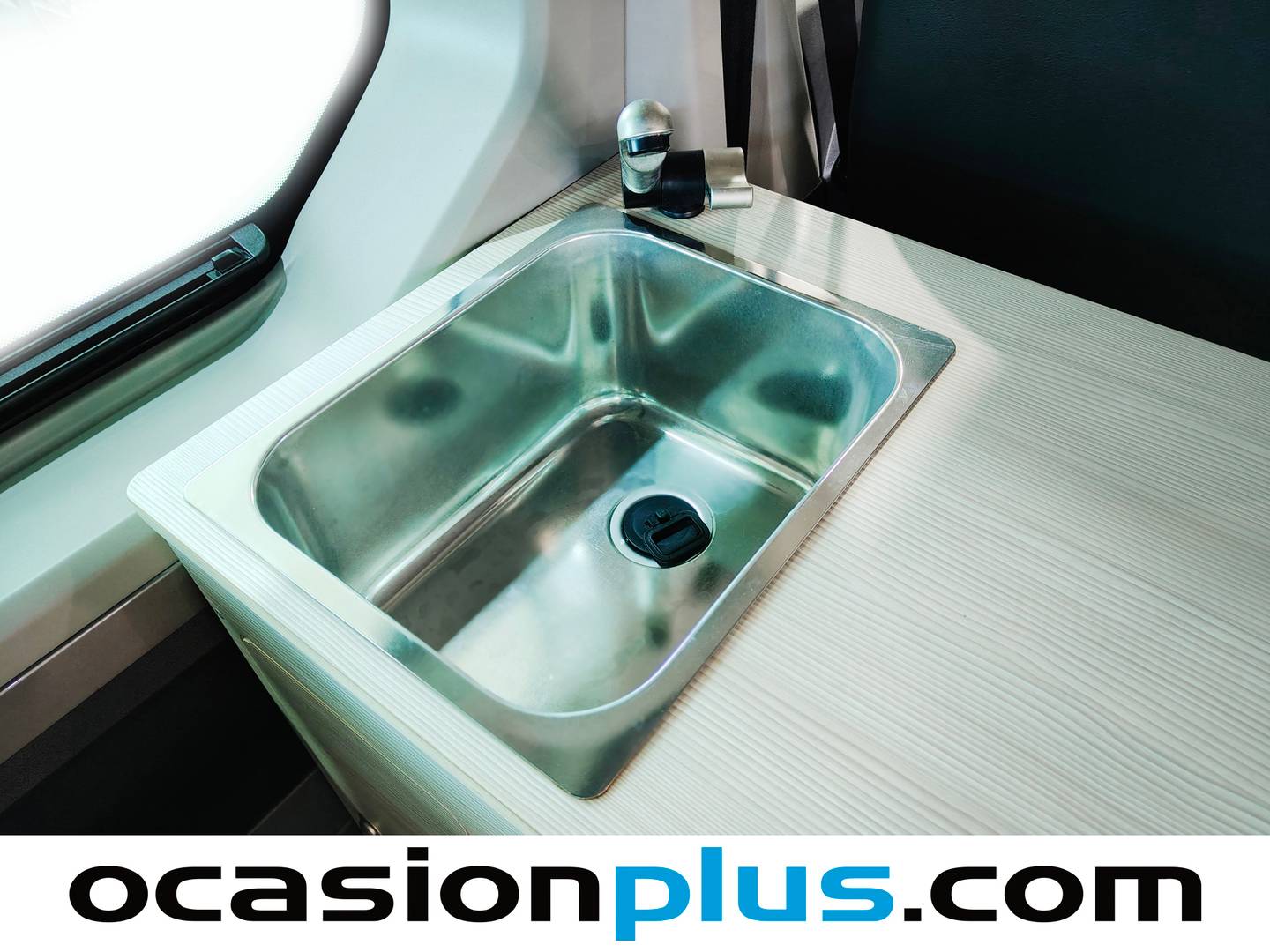 Accesorios del Renault Trafic Renault Trafic Authentic Energy Blue dCi (150 CV) Semi-camperizada 5 Plazas