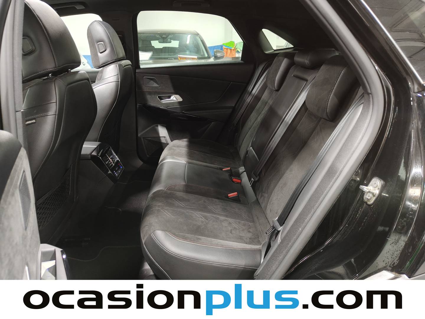 Foto DS DS 7 Crossback DS DS7 Crossback PureTech 180 Performance Line+ Auto (180 CV)