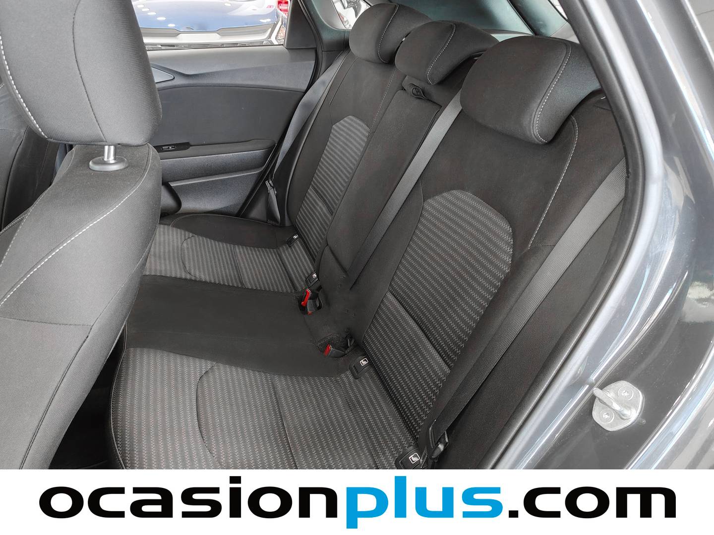 Foto asientos traseros KIA Ceed KIA Ceed 1.6 MHEV iMT Drive (136 CV)