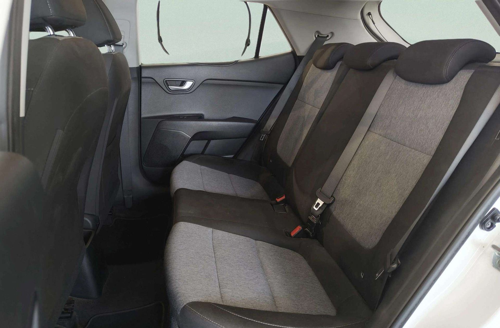 Kia Stonic 1.0 T-GDi Concept - foto 10