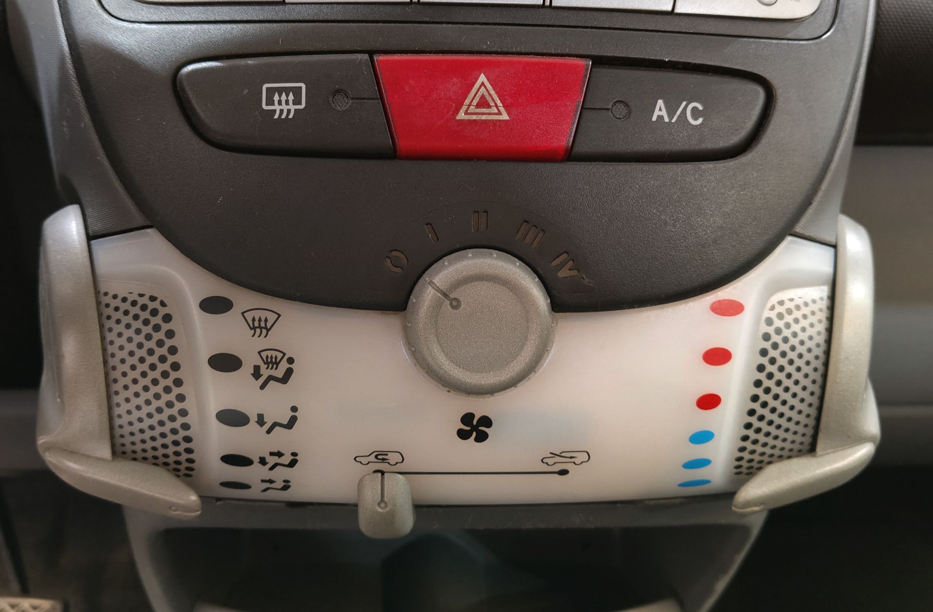 Toyota Aygo 1.0 VVT-i Connect - foto 25