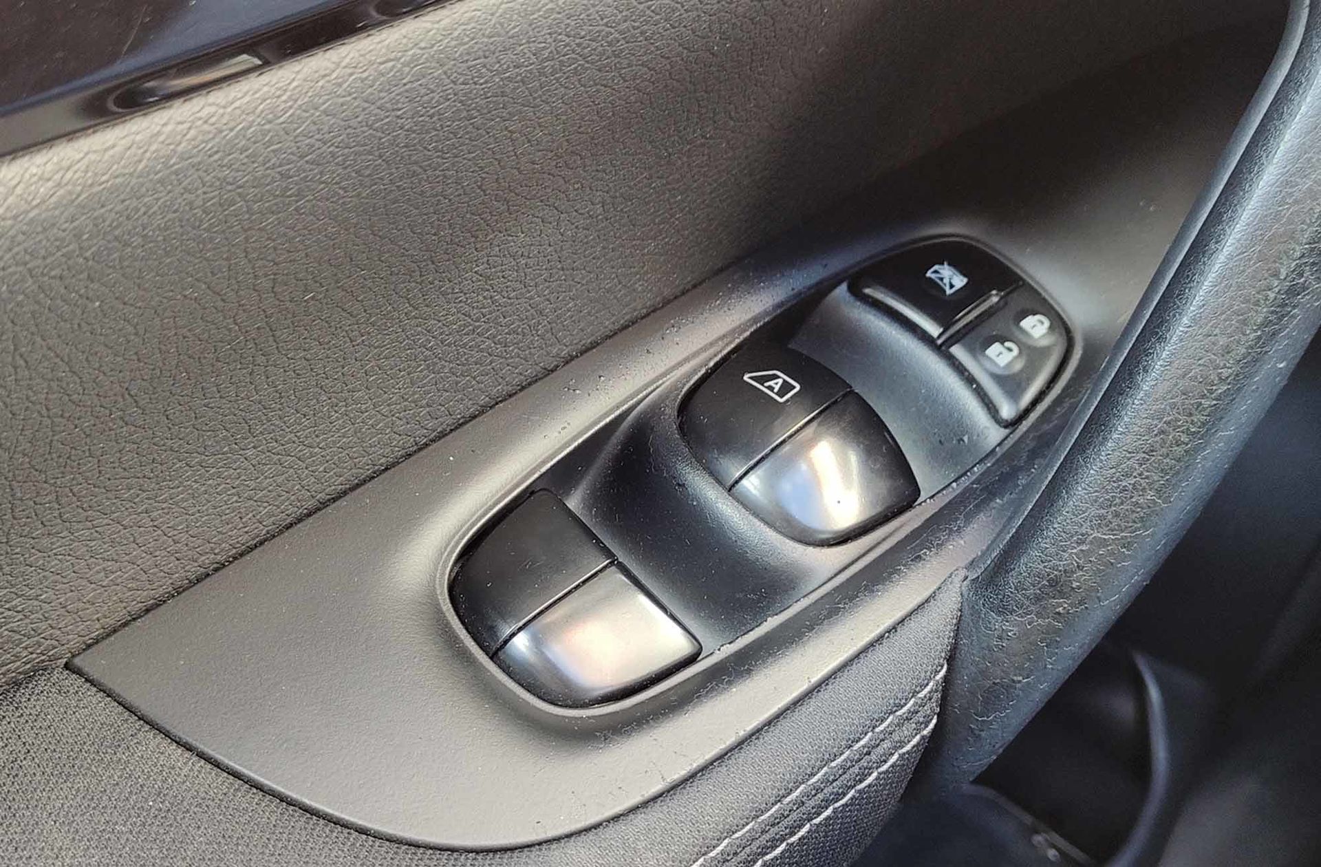 Nissan Qashqai DIG-T 115 Acenta 4x2 XTronic - foto 29
