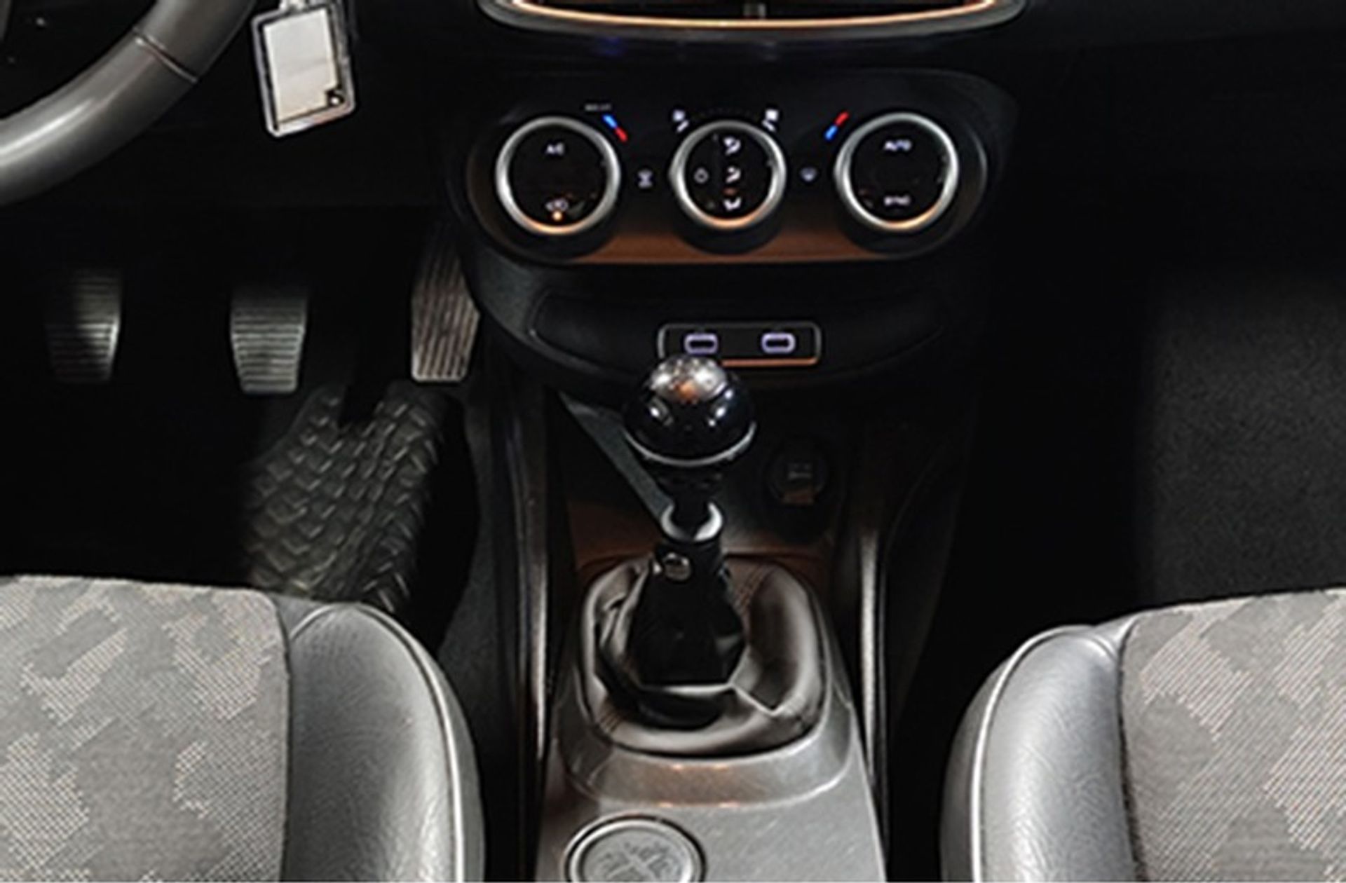 Fiat 500X 1.6 MultiJet Cross - foto 5