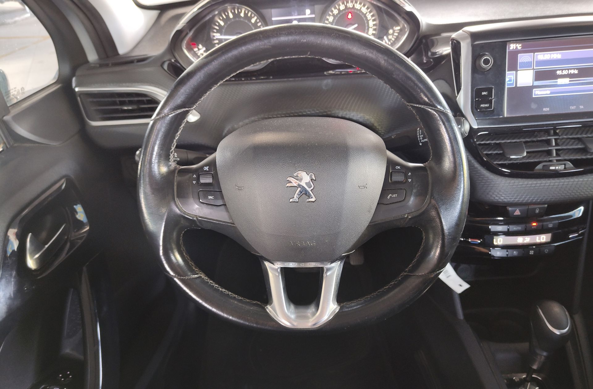 Peugeot 208 1.2 PureTech Allure EAT6 - foto 21