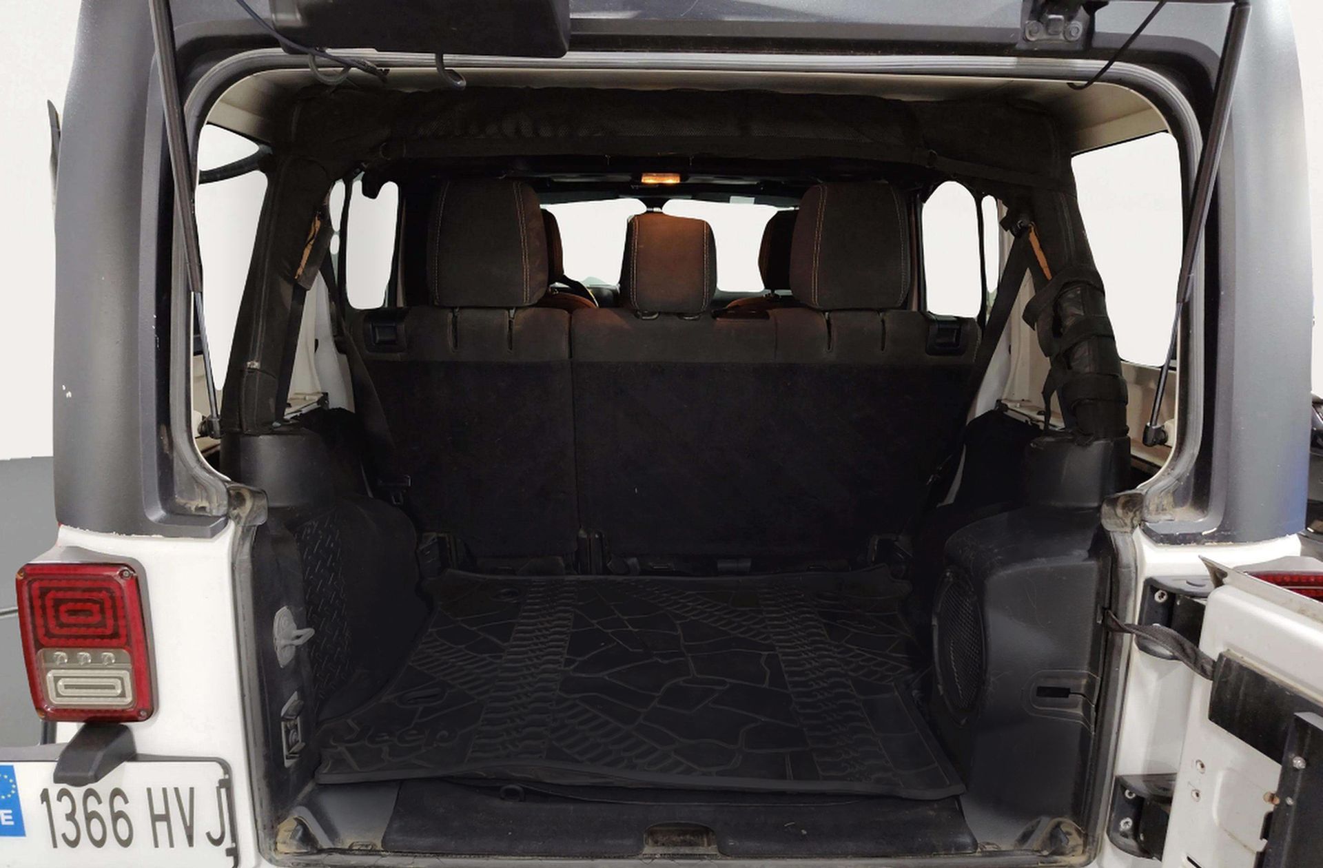 Jeep Wrangler 2.8 CRD Sahara - foto 17