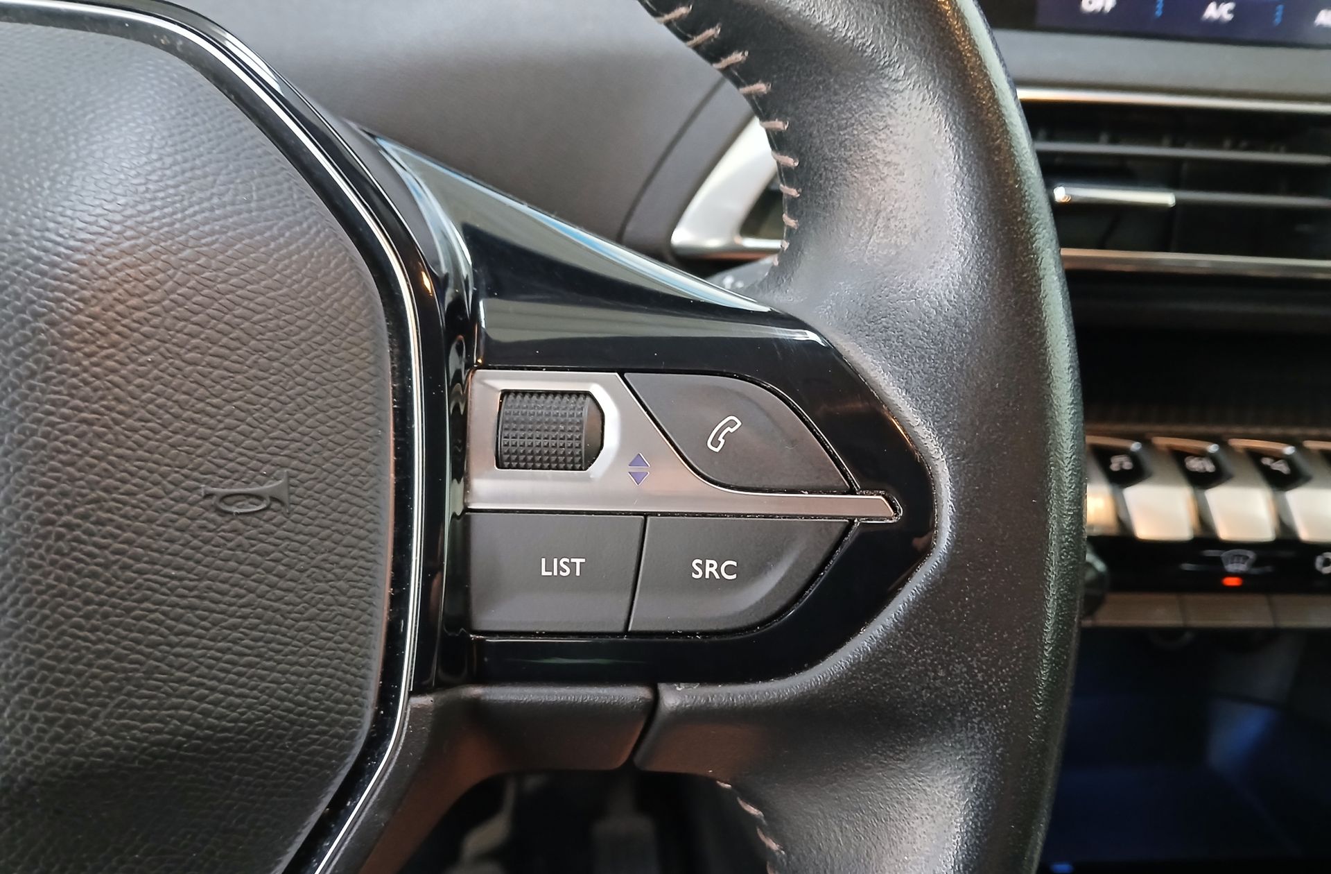 Peugeot 3008 BlueHDi 130 Active Pack - foto 29