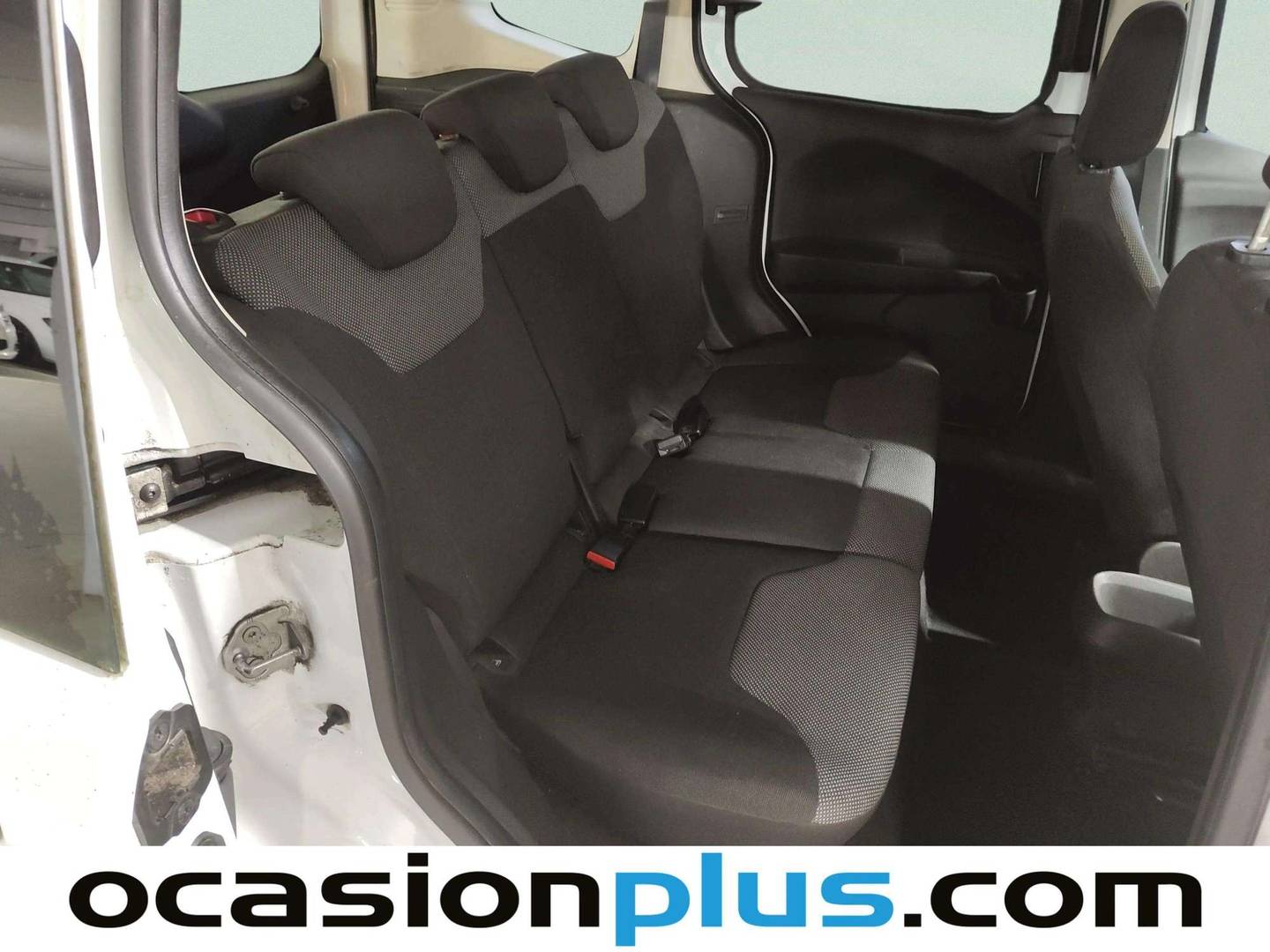 Fotos maletero Ford Tourneo Courier Ford Tourneo Courier 1.5 TDCi Ambiente (75 CV)