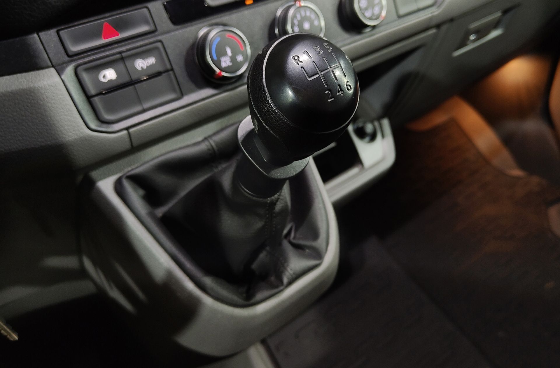Volkswagen Crafter 35 Furgón Batalla Larga con Voladizo L5H3 2.0 TDI - foto 5