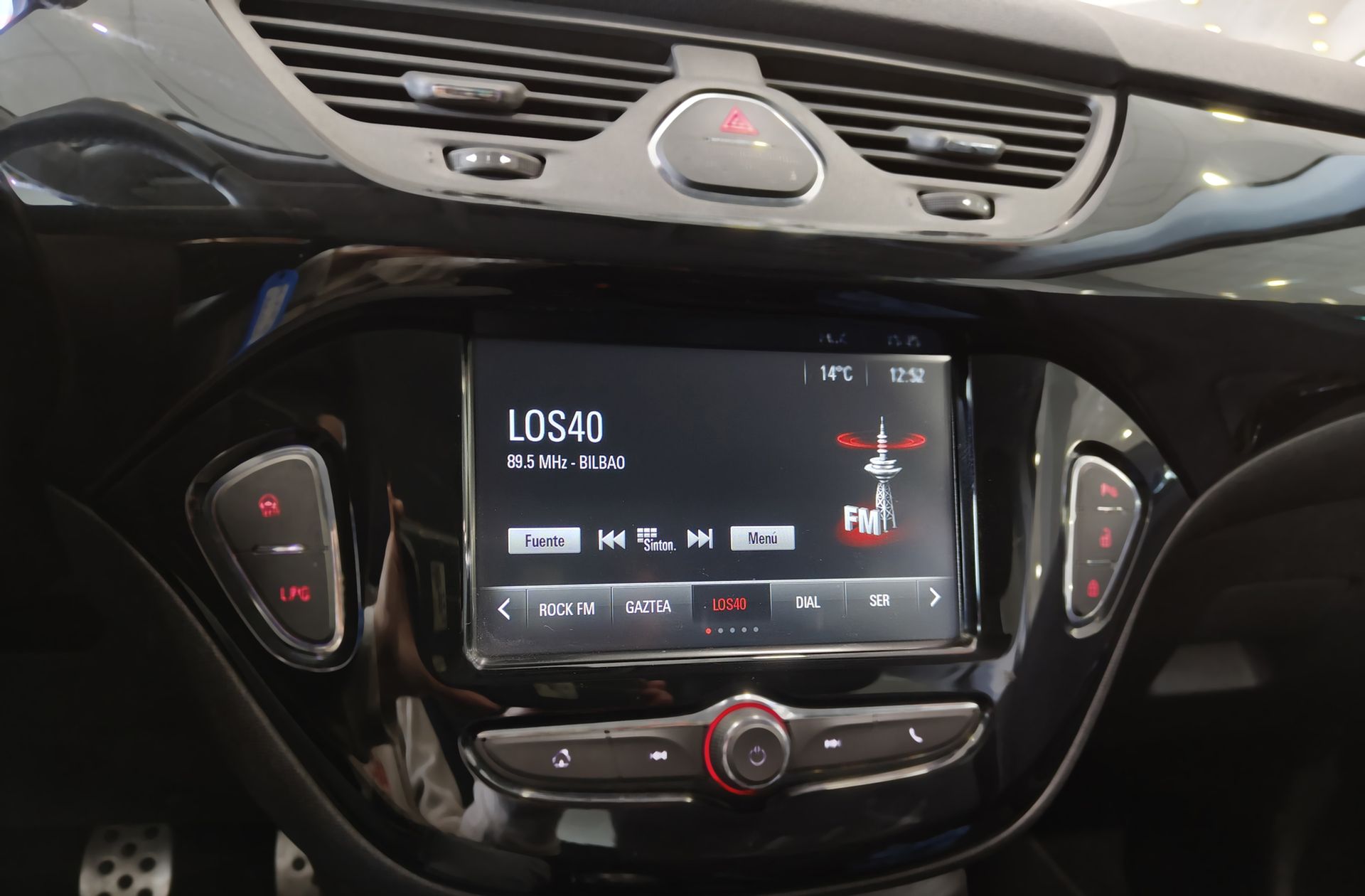 Opel Corsa 1.4 GLP Design Line - foto 30