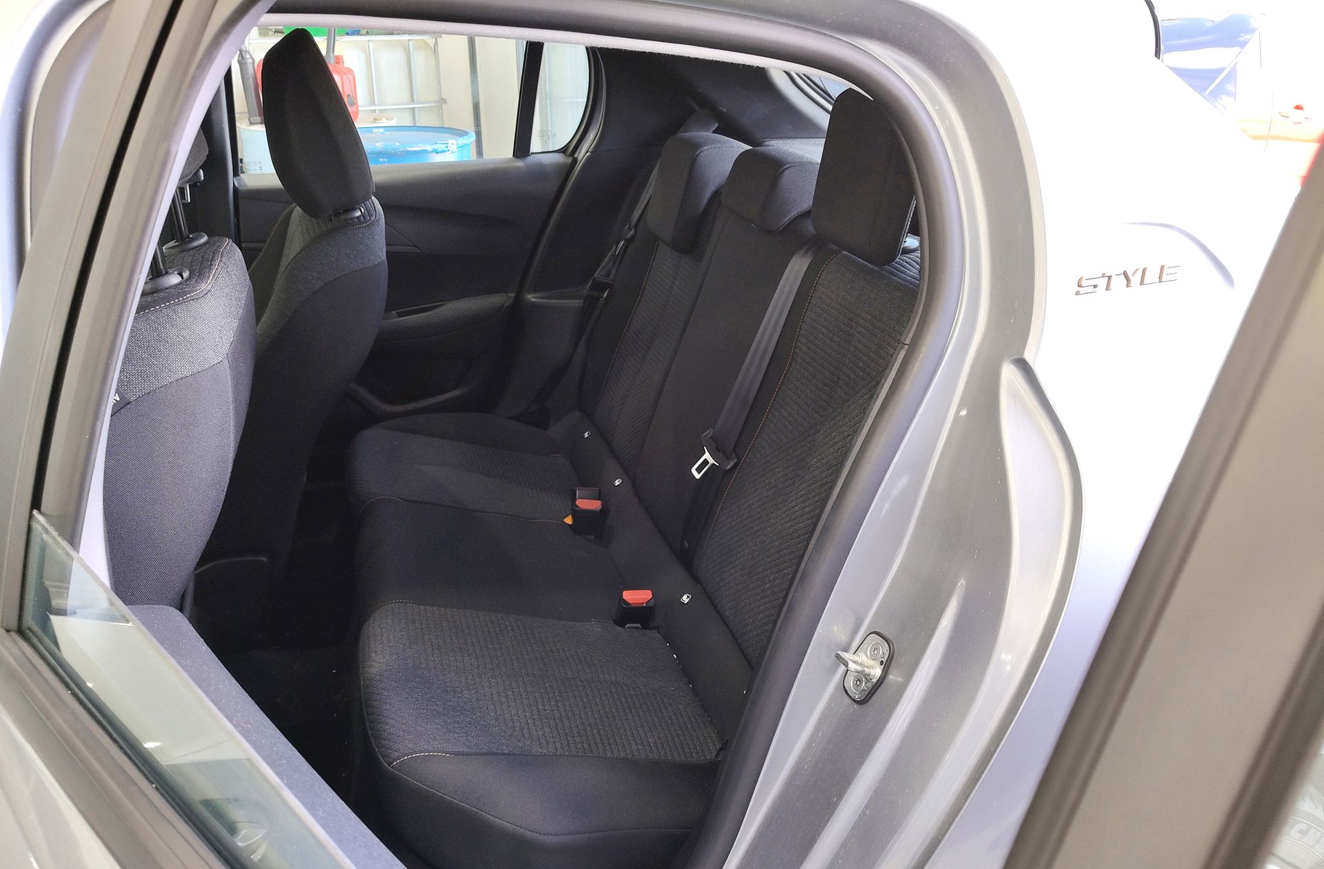 Peugeot 208 Style Hybrid 110 eDCS6 - foto 11