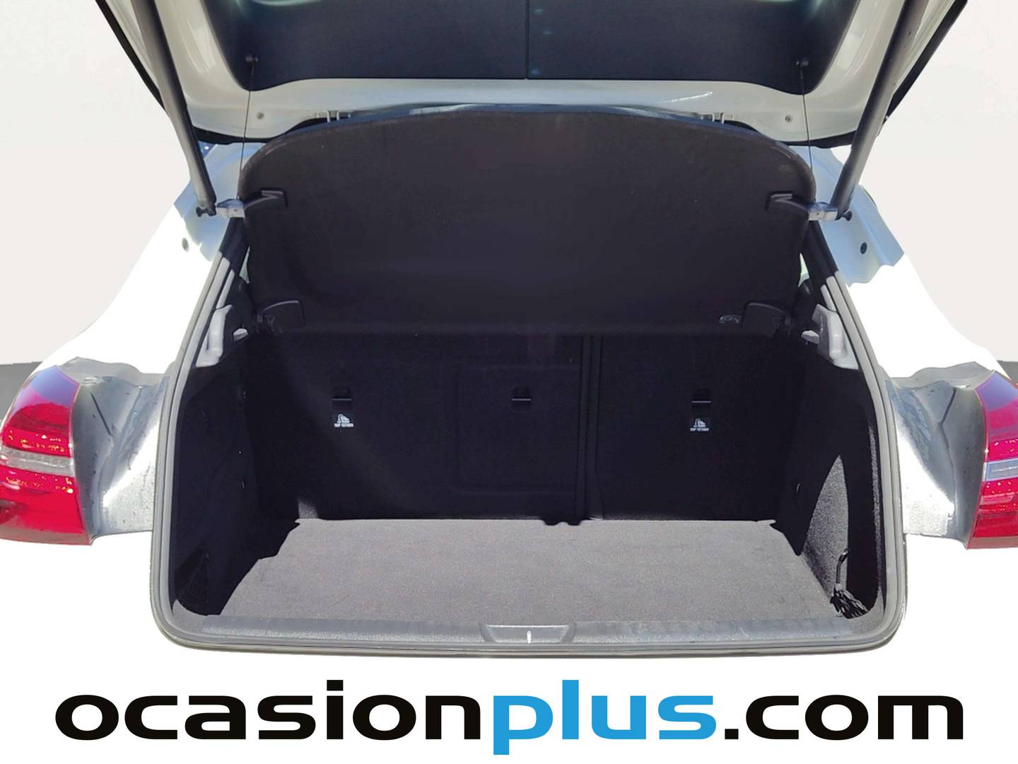 Fotos maletero Mercedes GLA Mercedes-Benz GLA GLA 200 (156 CV) Pack AMG