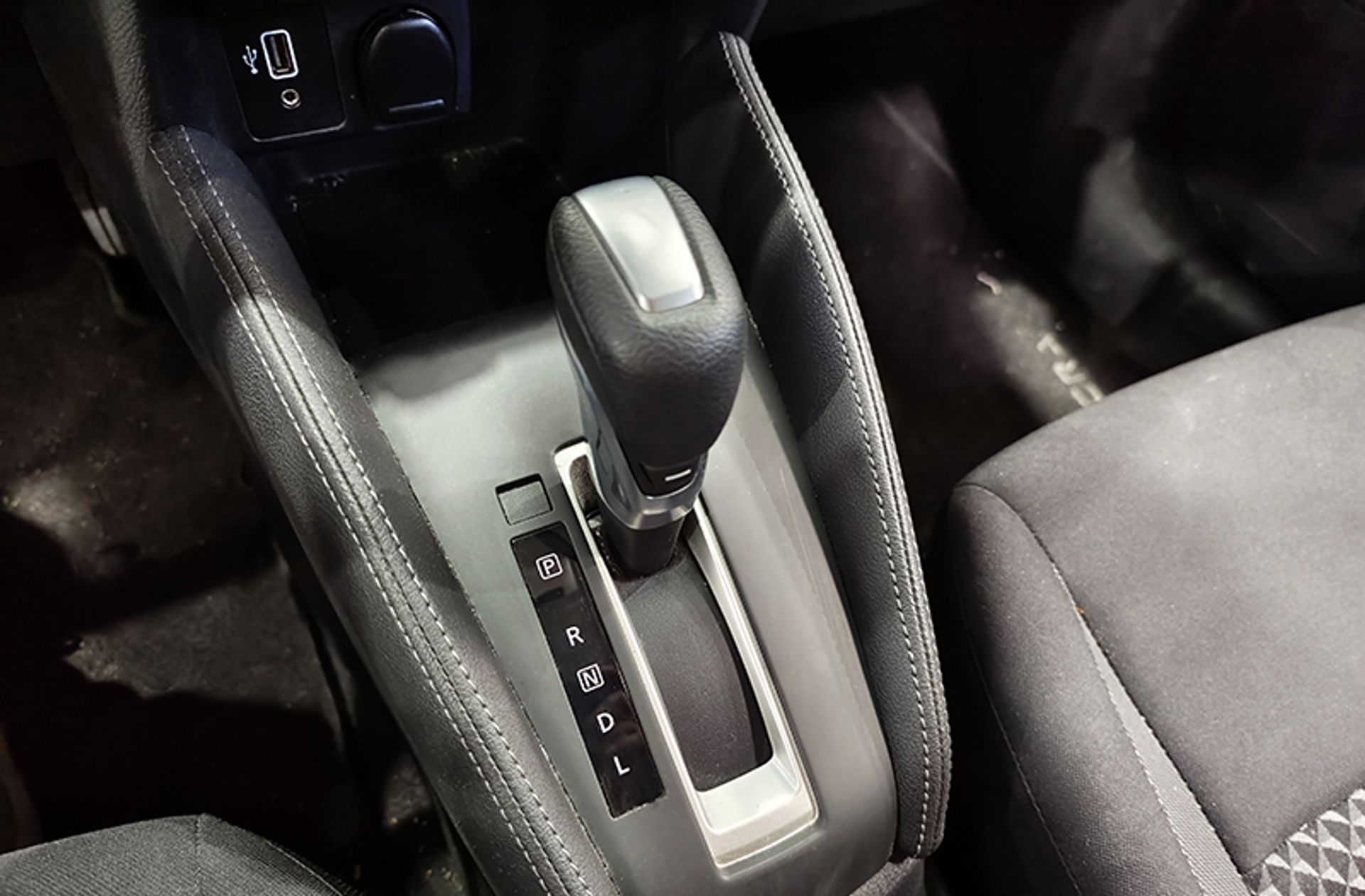 Nissan Micra IG-T 92 Acenta CVT - foto 13