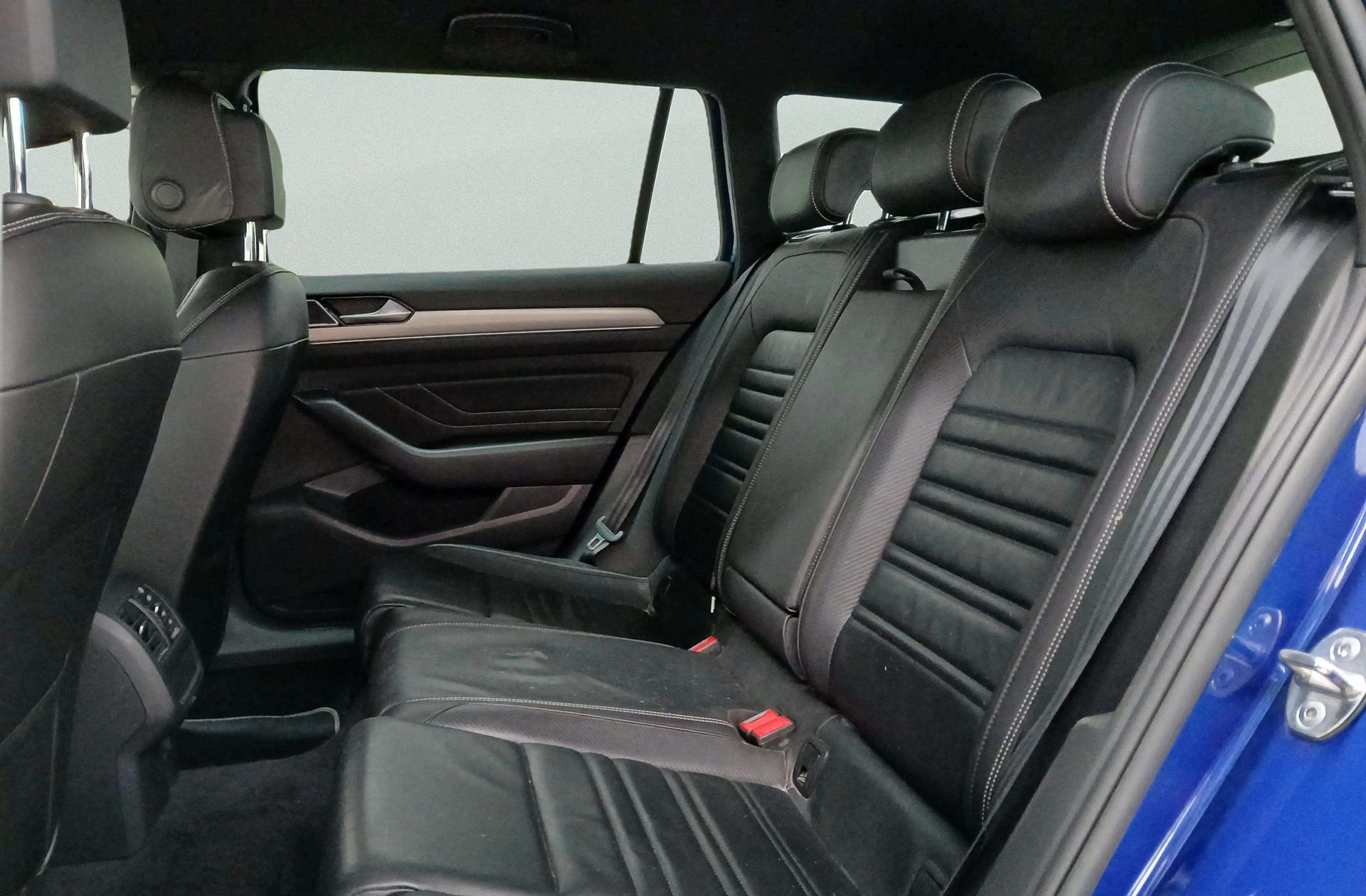 Volkswagen Passat Variant R-Line 2.0 TDI DSG - foto 13