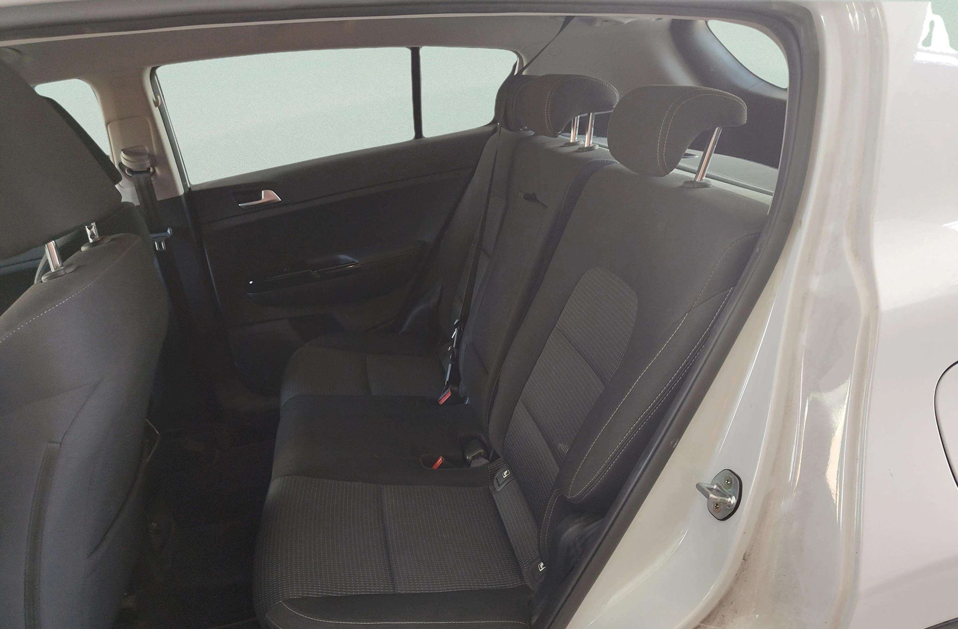 Kia Sportage 1.6 CRDi Drive 4x2 - foto 12