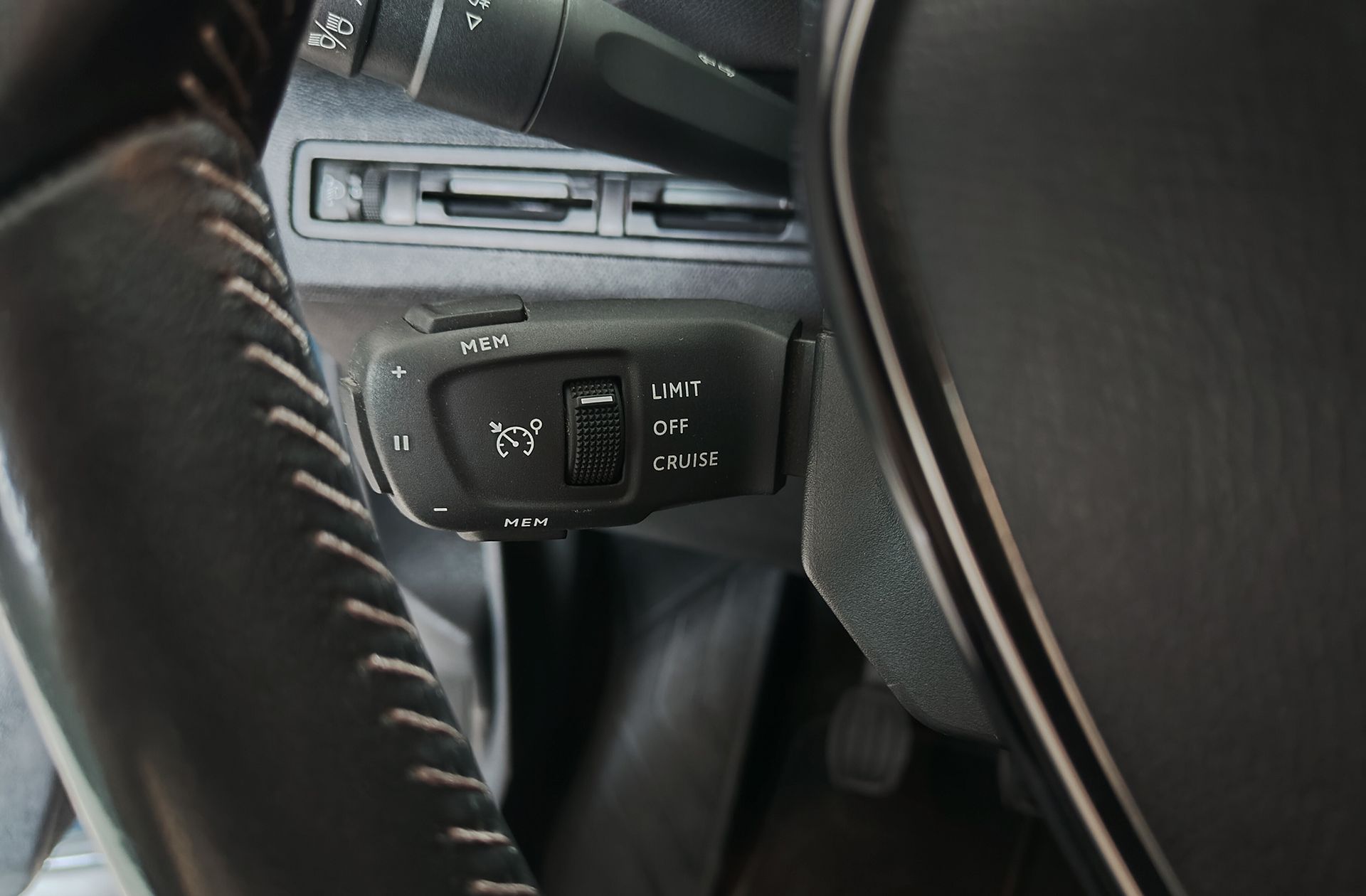 Peugeot 3008 PureTech 130 Active Pack - foto 24