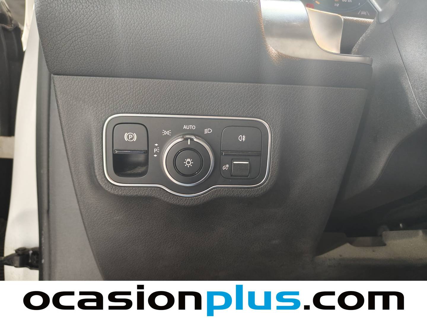 Foto Mercedes GLB Mercedes-Benz GLB 200 d (150 CV) Pack AMG