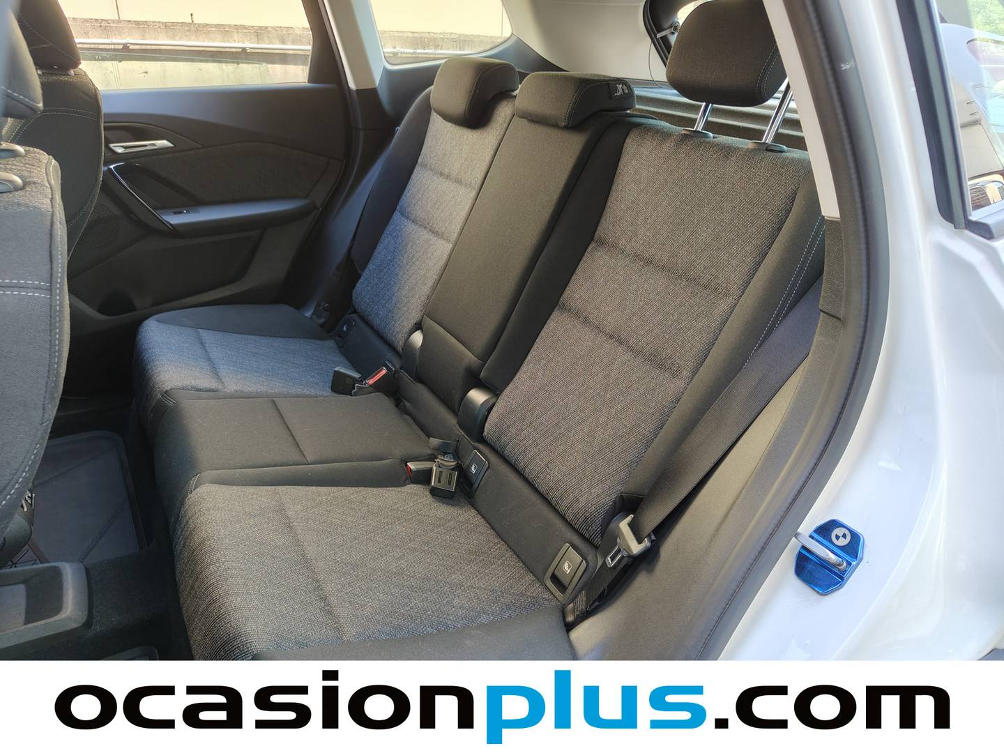 Foto asientos traseros BMW iX1 BMW iX1 xDrive30 (313 CV)